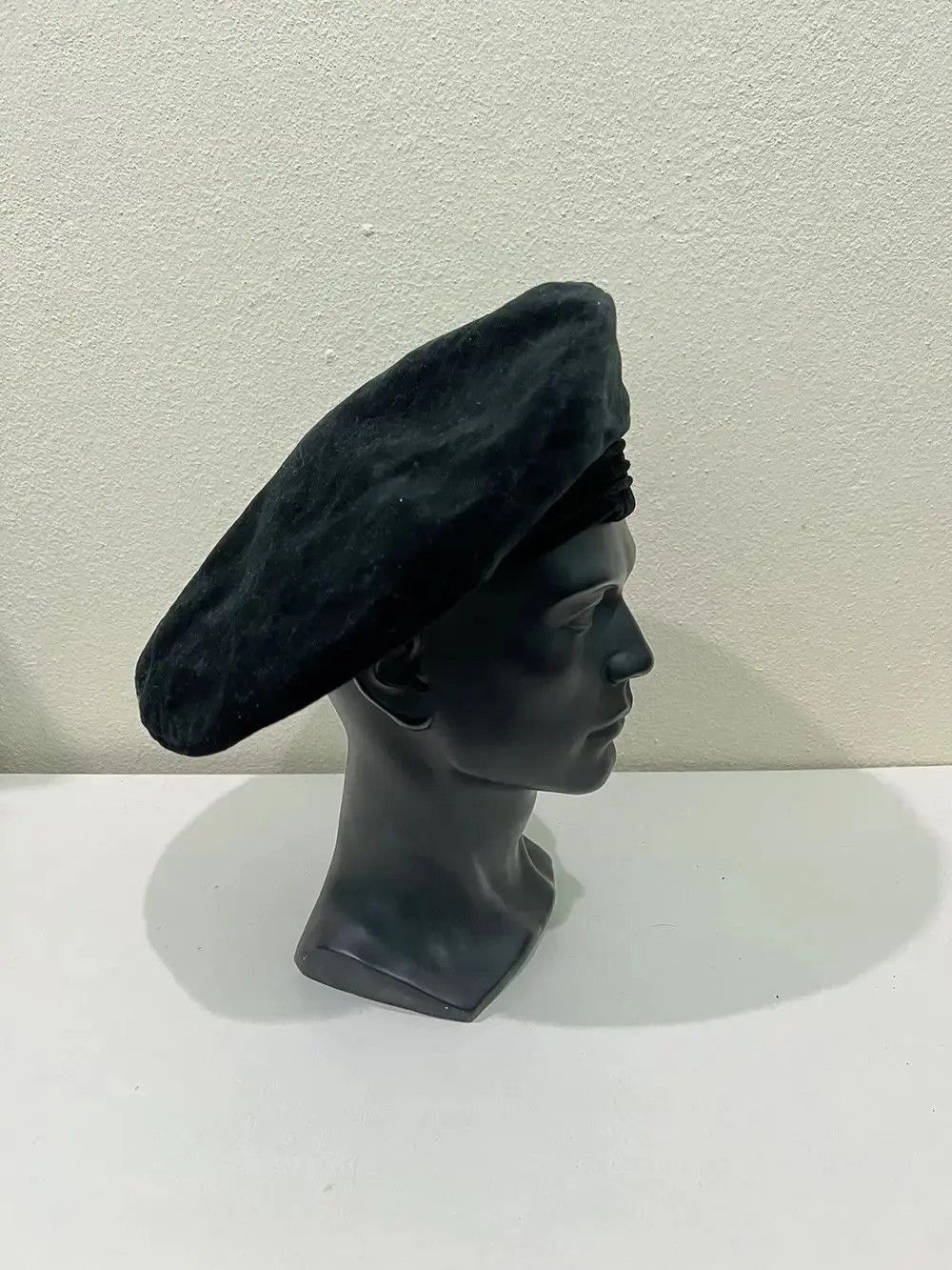 Hardy Amies Vintage Hardy Amies Beret hat Size ONE SIZE - 3 Thumbnail