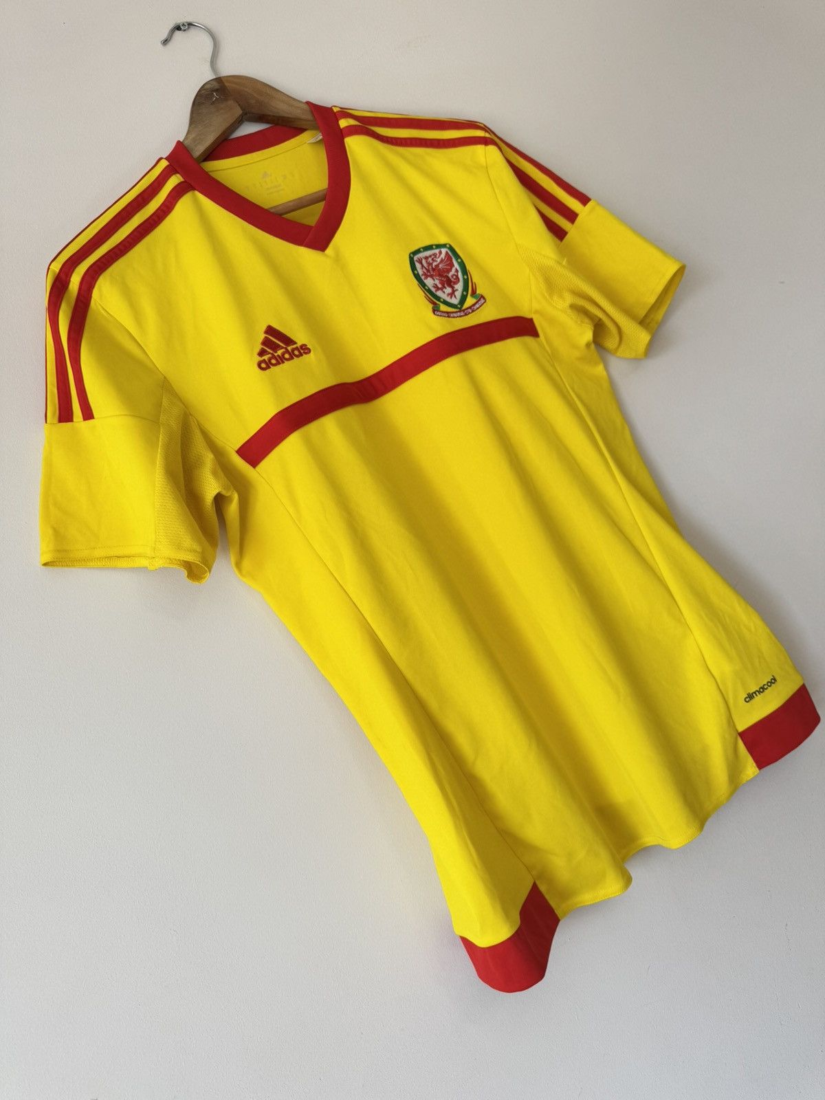 Adidas Wales 2015-2016 Away Soccer Jersey Adidas Football Shirt Kit Size US S / EU 44-46 / 1 - 4 Thumbnail