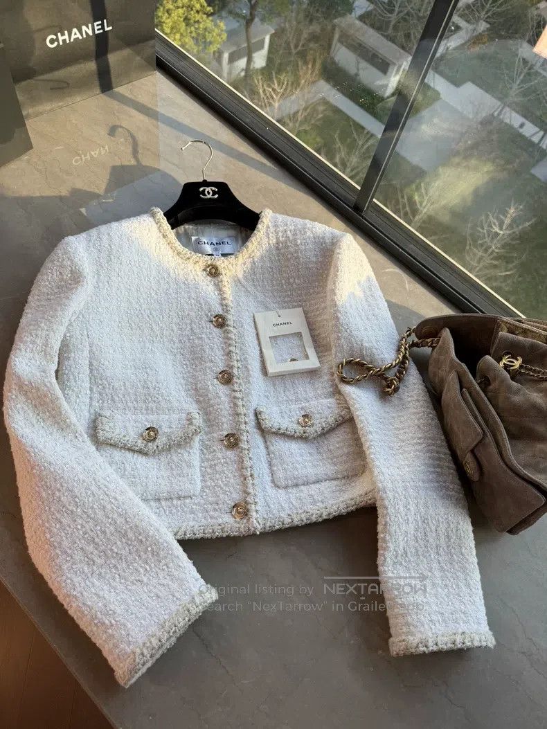 Chanel Chanel 25a white coat Size XS / US 0-2 / IT 36-38 - 1 Thumbnail