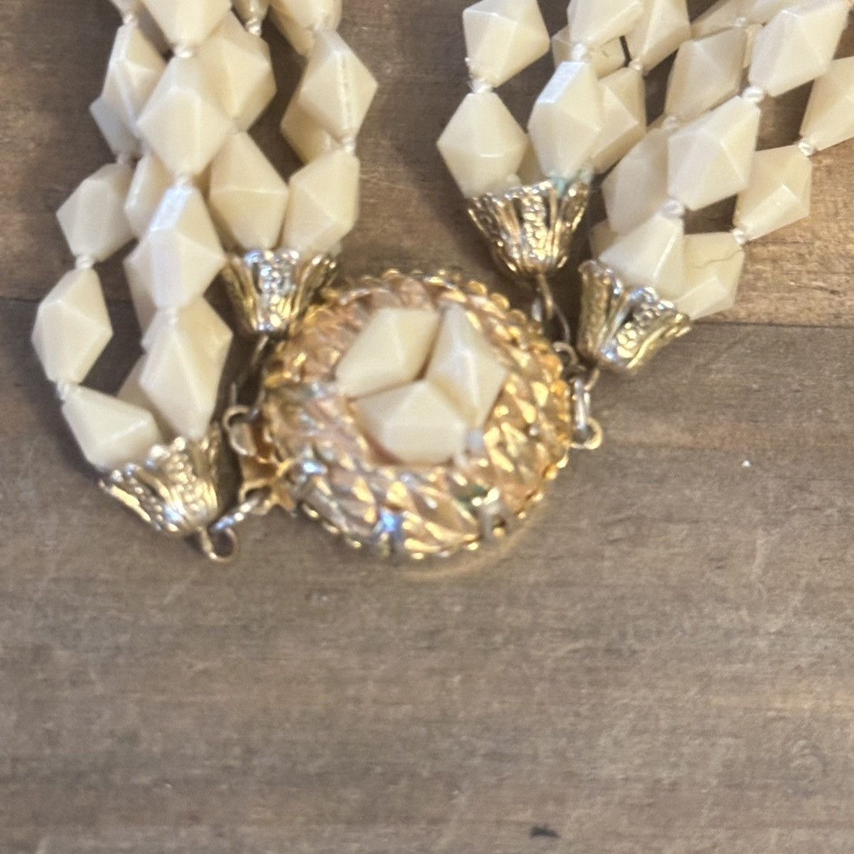 Vintage Vintage multi strand beaded necklace and matching earrings Size ONE SIZE - 4 Thumbnail