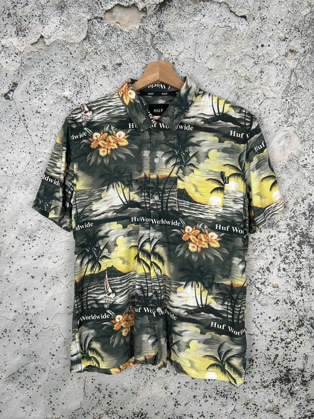 Huf Huf Worldwide Skateboarding Hawaiian Shirt Streetwear Size US M / EU 48-50 / 2 - 1 Thumbnail