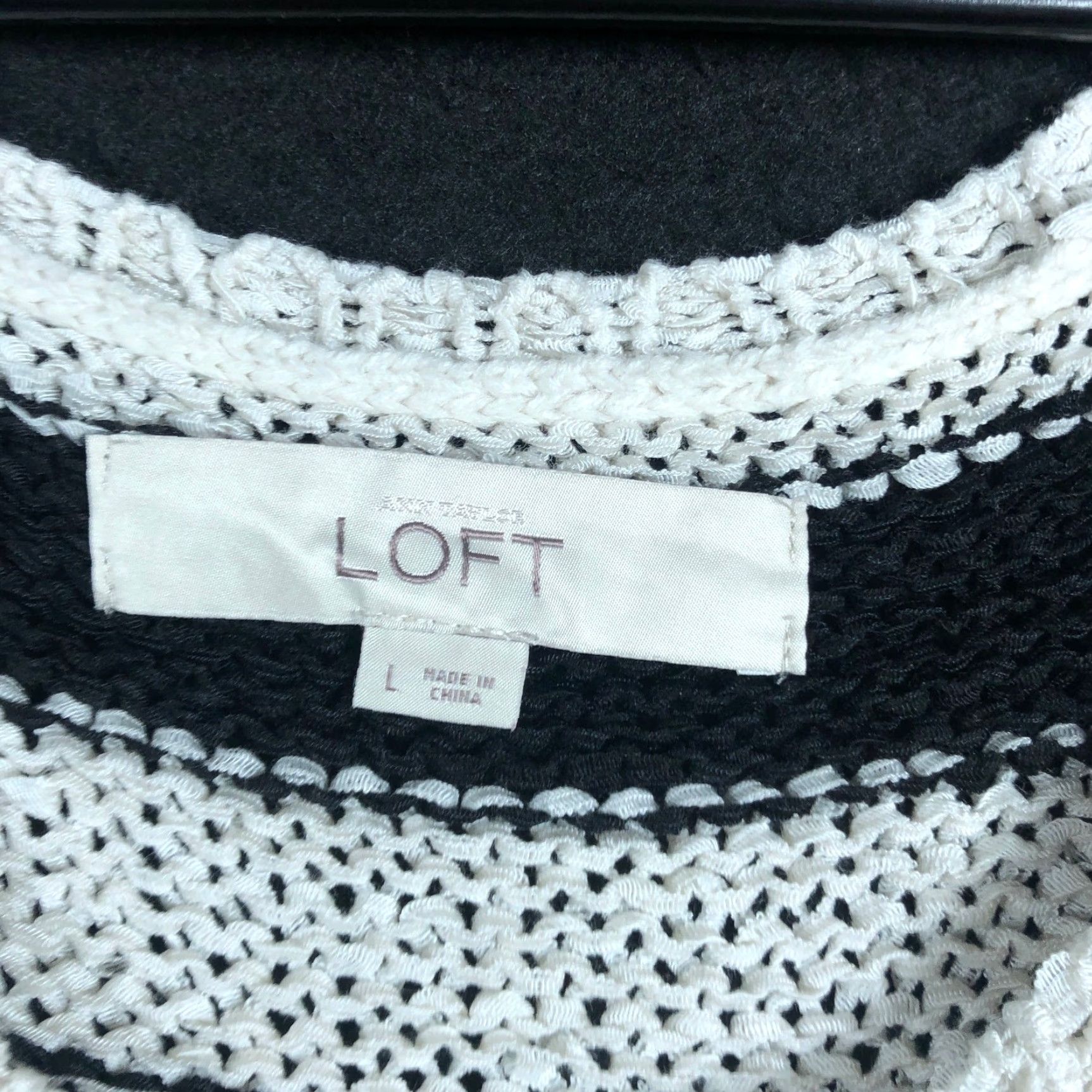 Ann Taylor Ann Taylor Women Sweater Tank Black Stripe Knit Nylon Blend Large Sleeveless Scoop Neck Size L / US 10 / IT 46 - 6 Thumbnail