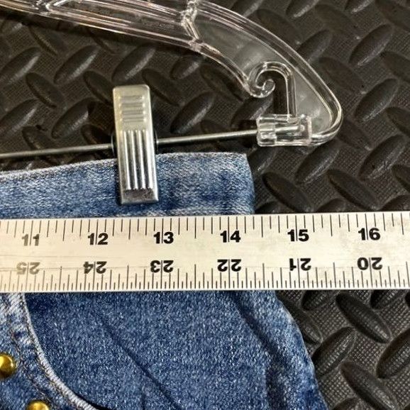 Vintage VINTAGE CHIC Denim Shorts 14W Plus Blue Studded Leopard High Waist Distressed Women Mens Girls Size 36" / US 14 / IT 50 - 5 Thumbnail