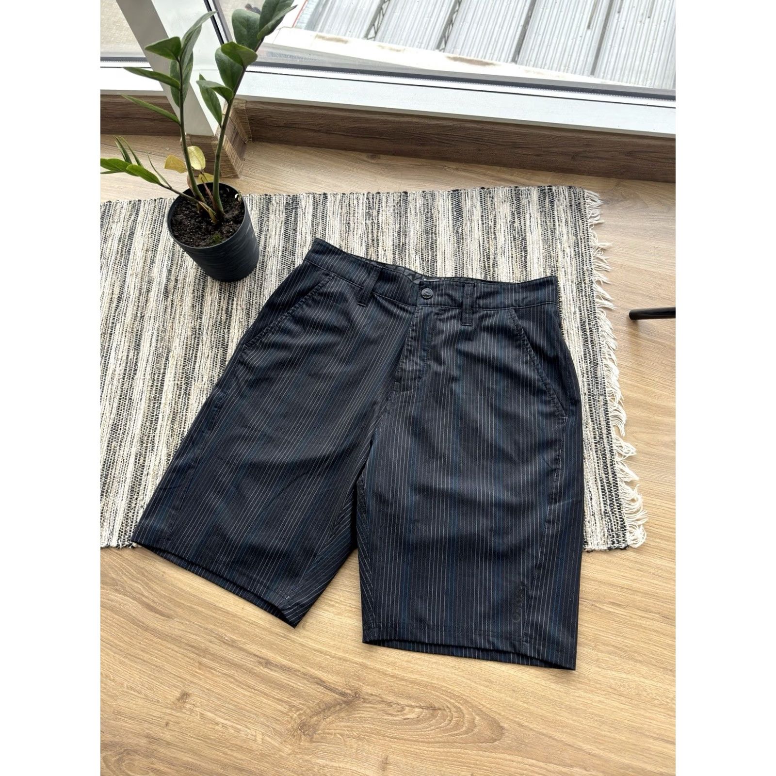 Oakley VINTAGE Oakley Shorts Men Darck Blue 31 Chino 90s Streetwear Logo Pockets Casual Size US 29 - 2 Thumbnail