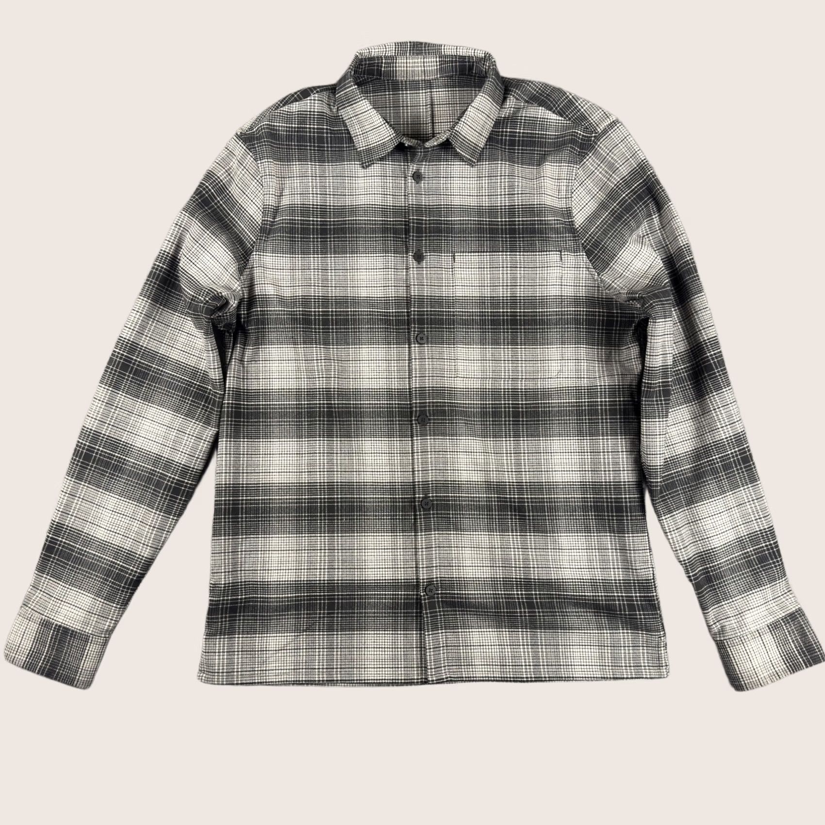 Lululemon Lululemon Flannel Shirt Mens Large Gray Black Plaid Long Sleeve Size US L / EU 52-54 / 3 - 1 Thumbnail