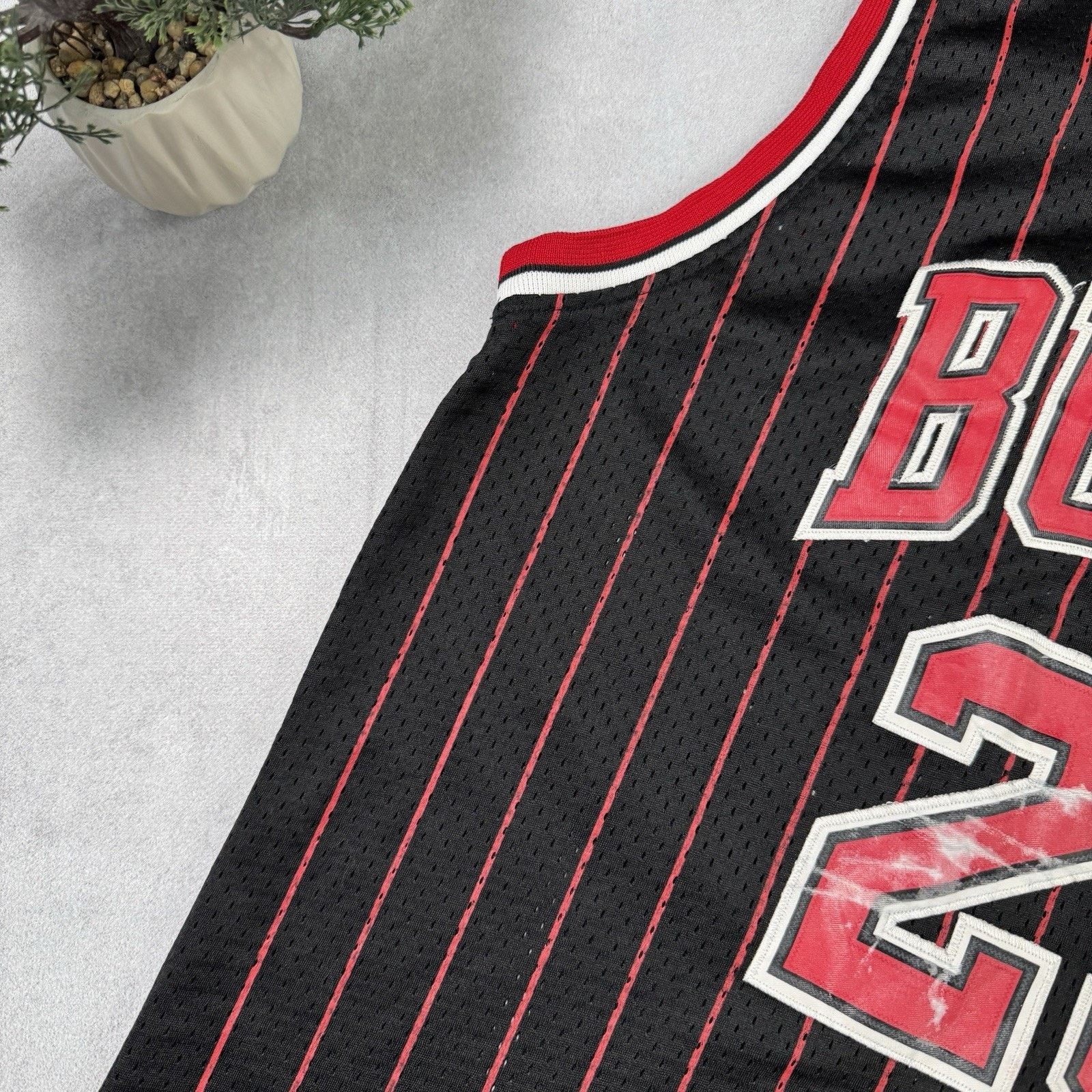 Nike Vintage Nike Chicago Bulls Jersey Air Jordan Men Size L Size US L / EU 52-54 / 3 - 8 Thumbnail