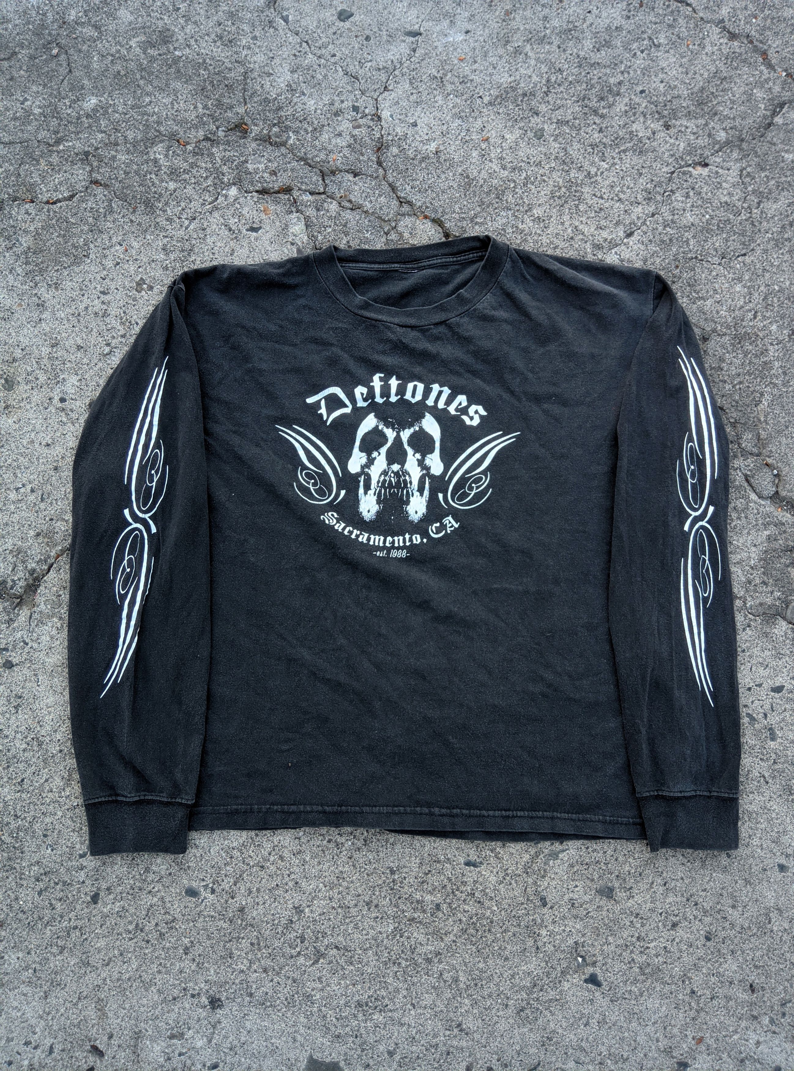 Band Tees Vintage 2003 deftones selftitled nu metal long sleeve t shir Size US L / EU 52-54 / 3 - 1 Thumbnail