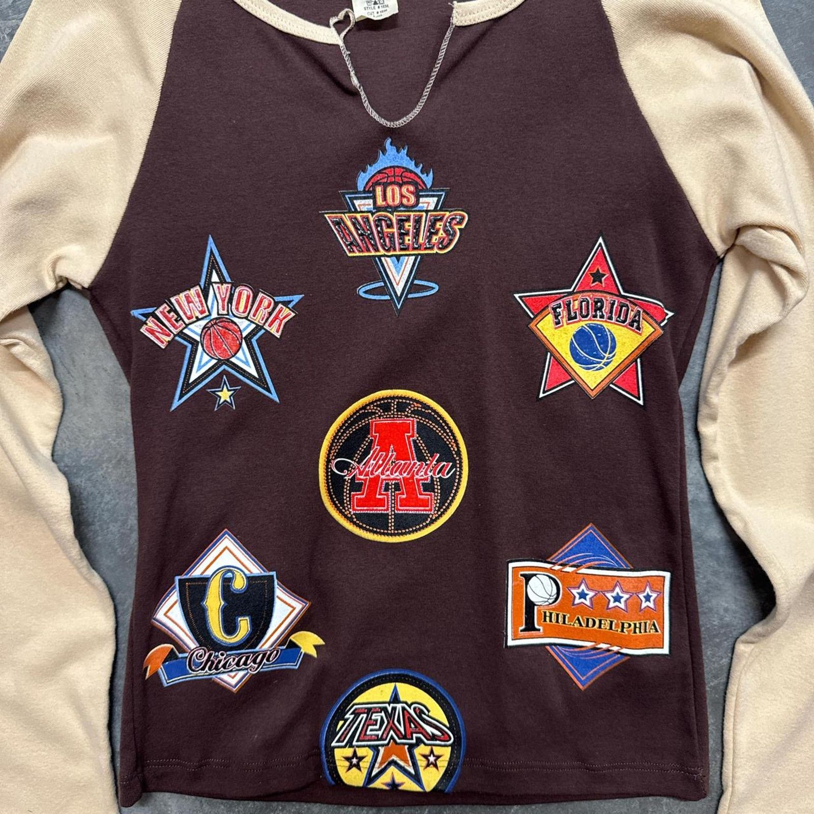 Vintage Vintage Y2K 90s Super Cute Multi City Basketball Long Sleeve Size M / US 6-8 / IT 42-44 - 2 Thumbnail