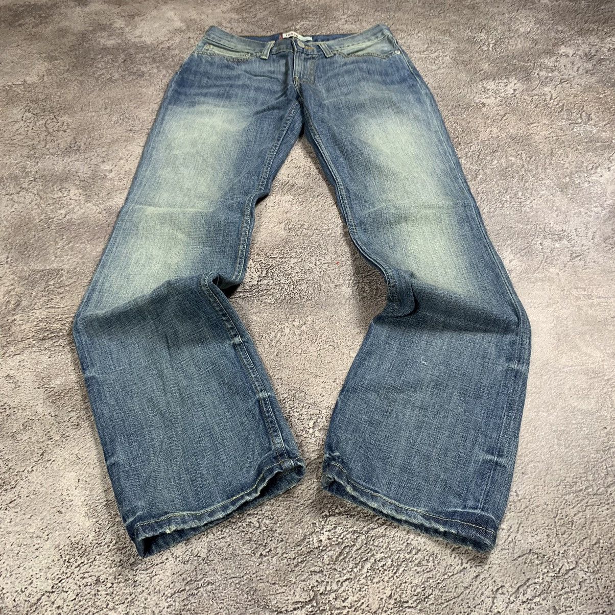 Vintage Vintage 90s Levi's Faded Distressed Baggy Jeans Grunge 28 Size US 28 / EU 44 - 1 Thumbnail