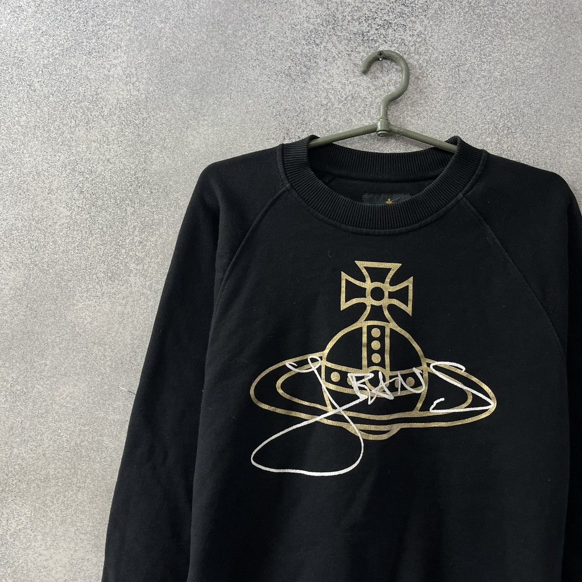 Vivienne Westwood Vivienne Westwood Sweatshirt big Logo Vintage Size US S / EU 44-46 / 1 - 3 Thumbnail
