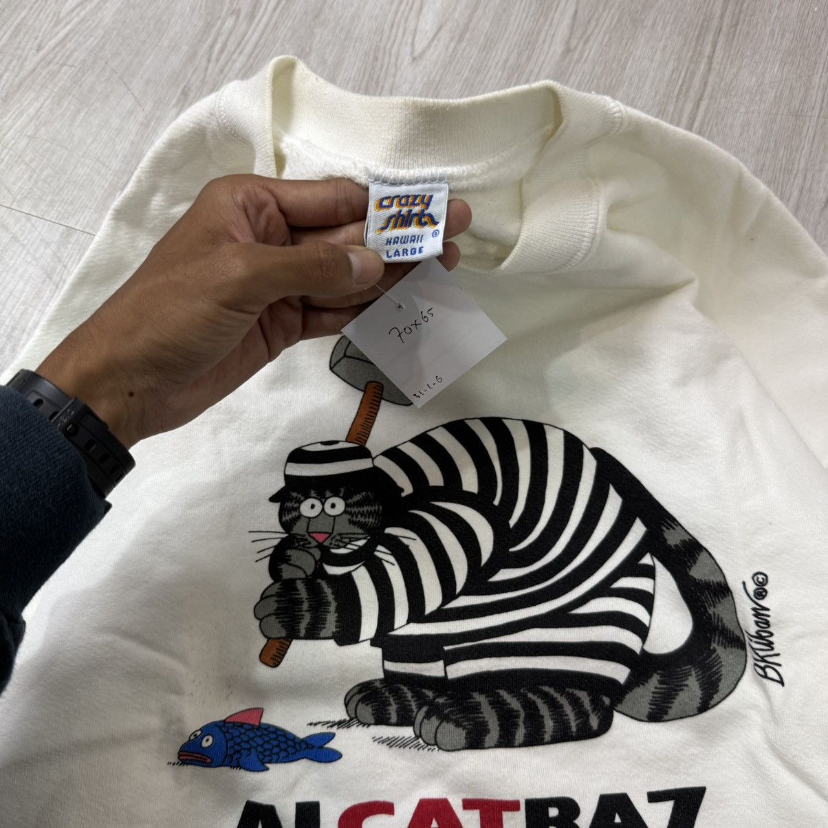 Vintage Vintage Crazy Shirt alCATraz white sweatshirt Size US L / EU 52-54 / 3 - 5 Thumbnail
