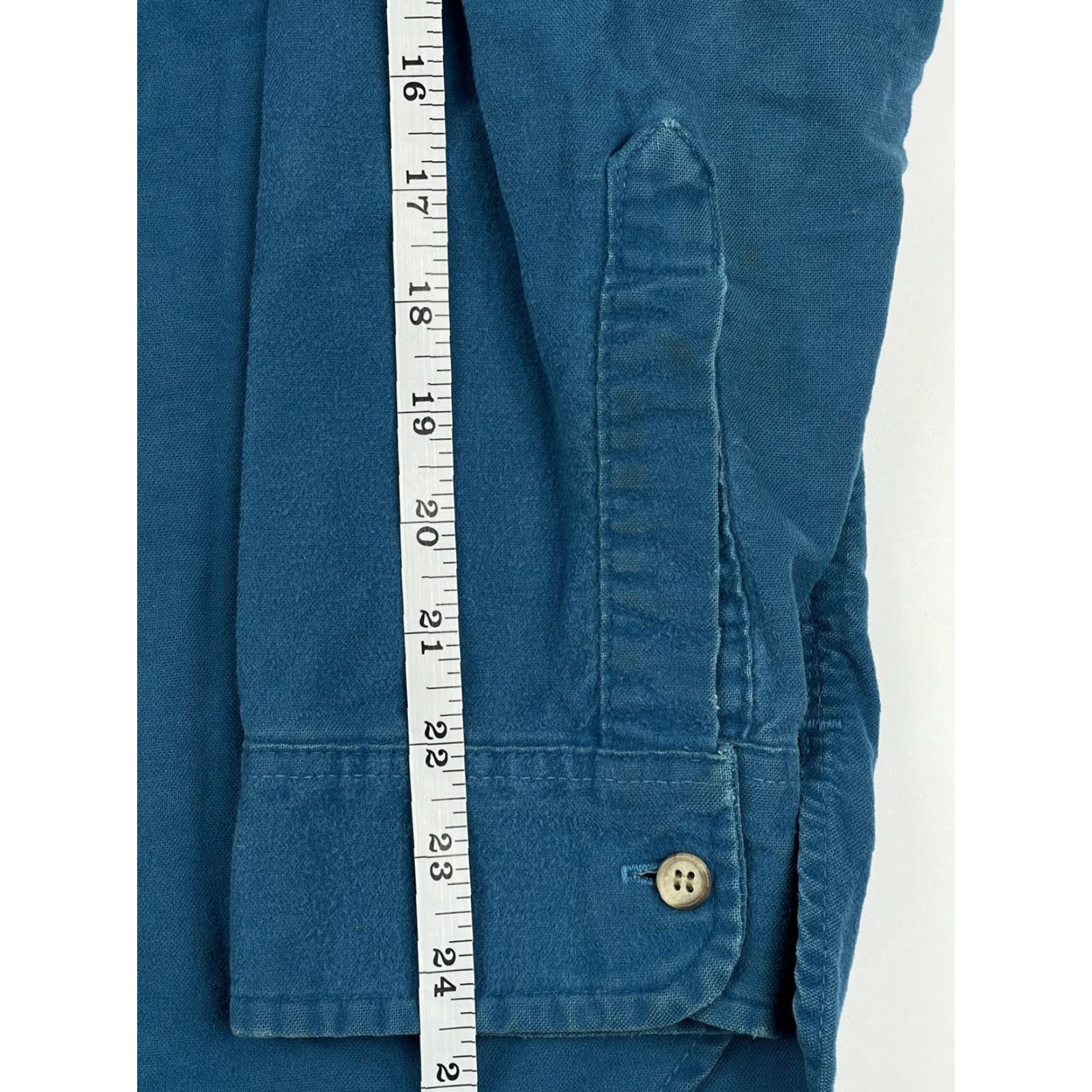 Vintage VINTAGE Woolrich Shirt Chamois Flannel Button-Up Outdoor Guide USA XL Blue Men’s Button-Down Collared Long Sleeve Size US XL / EU 56 / 4 - 7 Thumbnail
