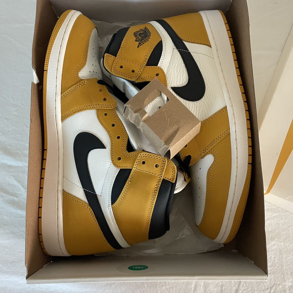 Jordan Brand × Nike Nike Air Jordan 1 Retro High Yellow Ochre Size 13 DZ5485-701 Size US 13 / EU 46 - 9 Thumbnail