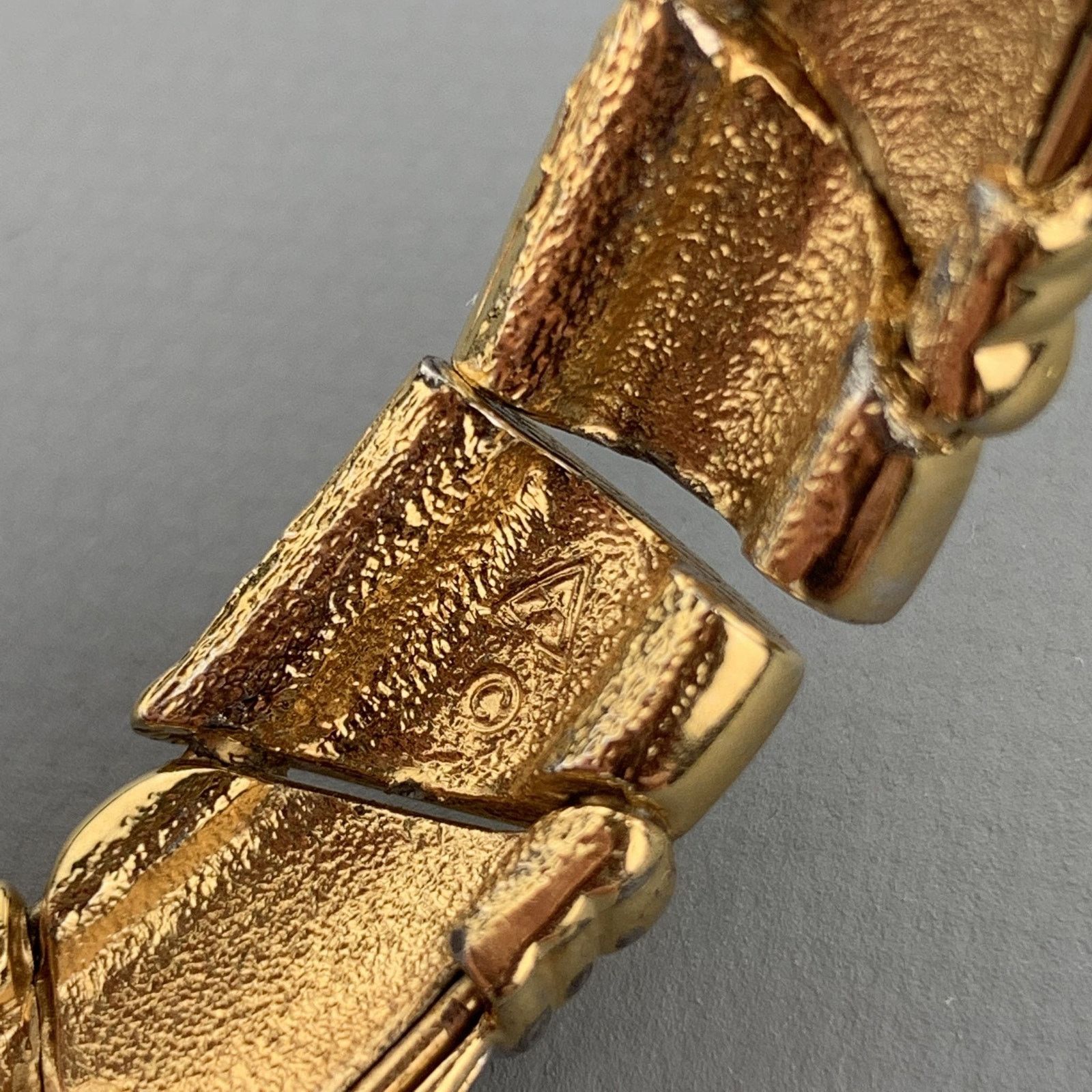 Vintage Vintage Gold Tone Rhinestones Textured Open Cuff Bracelet Size ONE SIZE - 10 Thumbnail