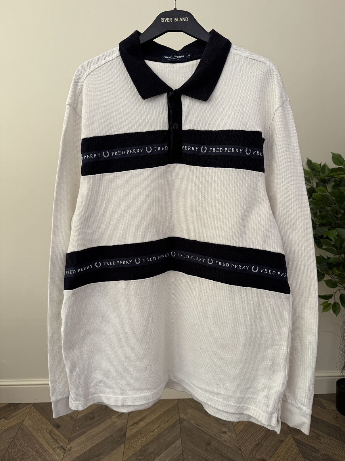 Fred Perry Vintage Fred Perry White Long Sleeve Polo Shirt Logo Tape Size US L / EU 52-54 / 3 - 3 Thumbnail