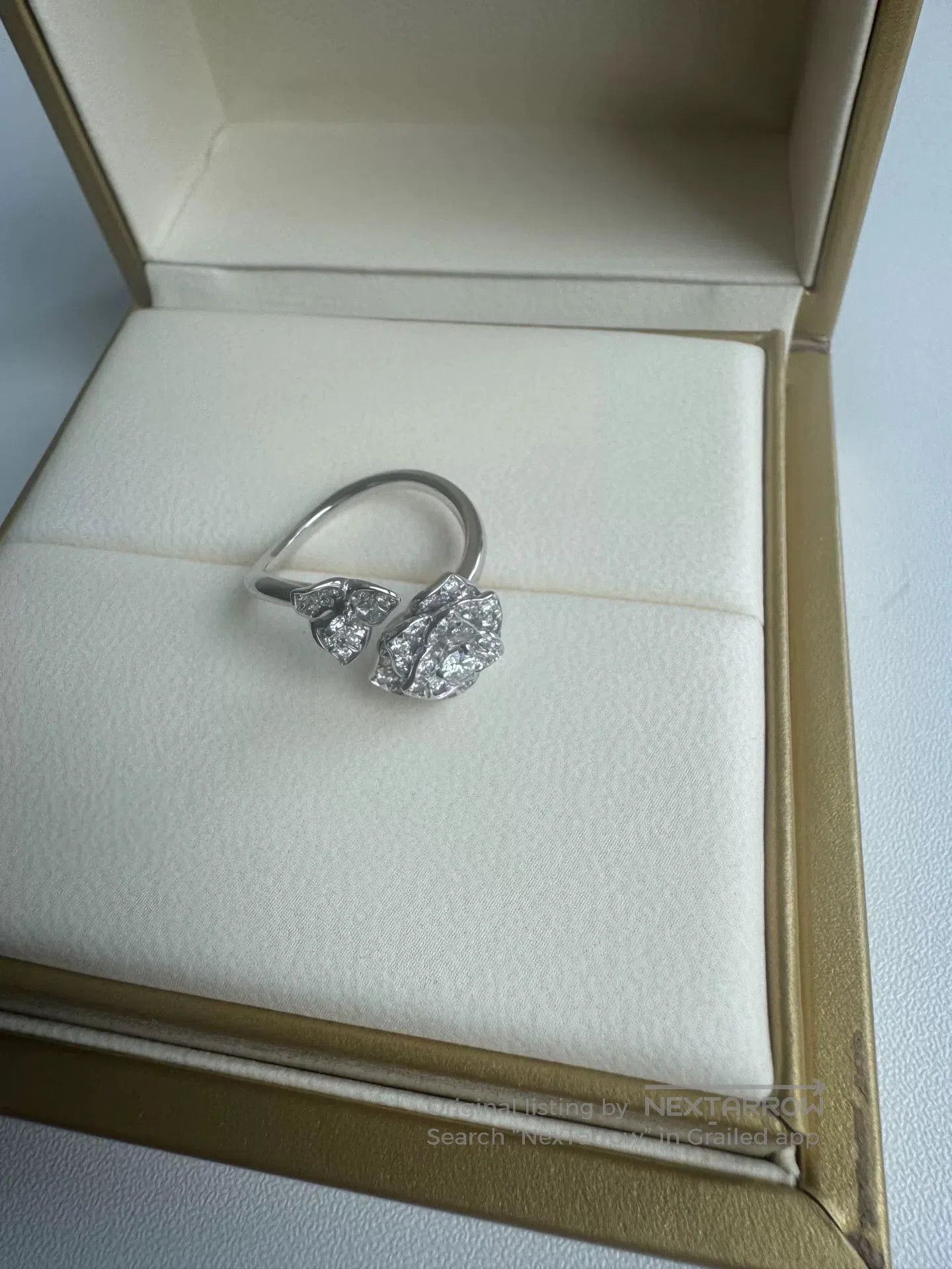 Piaget Piaget Rose Diamond Flower Ring. Size ONE SIZE - 2 Thumbnail