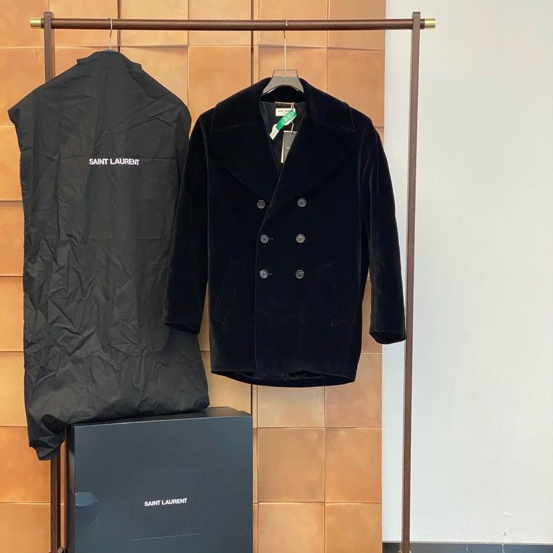 Saint Laurent Paris Saint Laurent Paris size os Velvet rhinestone logo coat 25 Size US M / EU 48-50 / 2 - 2 Thumbnail