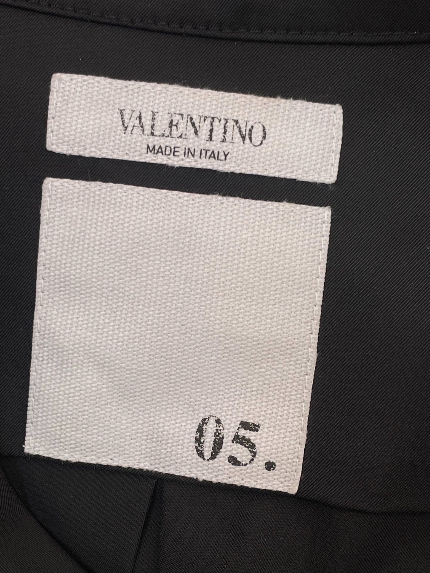 Valentino Valentino Rivet Collar Long Sleeve Black Shirt 46 Size US S / EU 44-46 / 1 - 3 Thumbnail