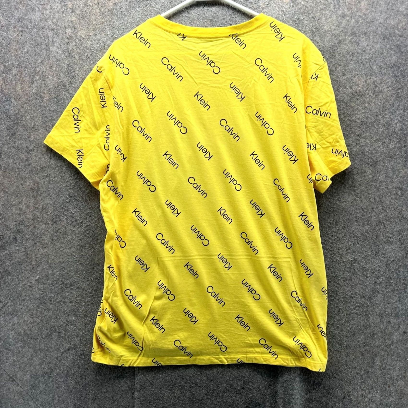 Calvin Klein Calvin Klein Shirt XL Mens Yellow All Over Logo Print Short Sleeve Tee Size US XL / EU 56 / 4 - 2 Thumbnail