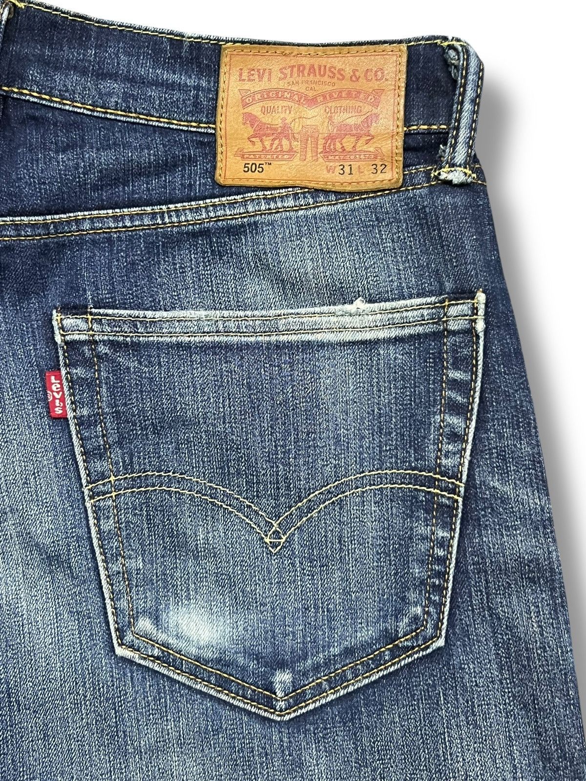 Levi's Loose Vintage Levi’s 505 - Faded Wash, Distressed Denim Size US 33 - 8 Thumbnail