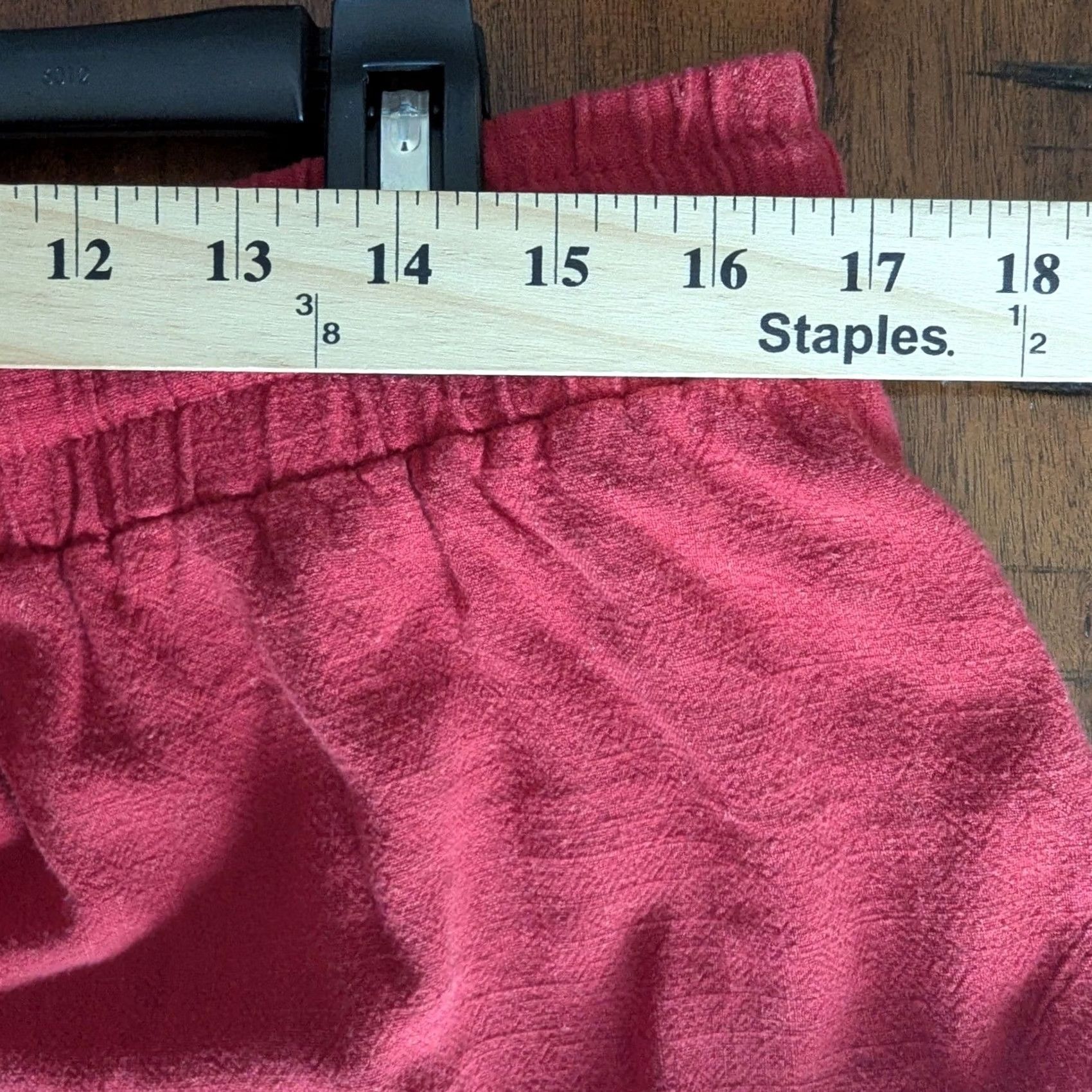 Vintage Umgee Red Linen Blend Tiered Skirt Frayed Hem XL Boho Festival Beach Casual Skirt Womens Linen Blend Mini Frayed Fringe Elastic Waist Summer Spring Size 40" / US 18 - 7 Thumbnail