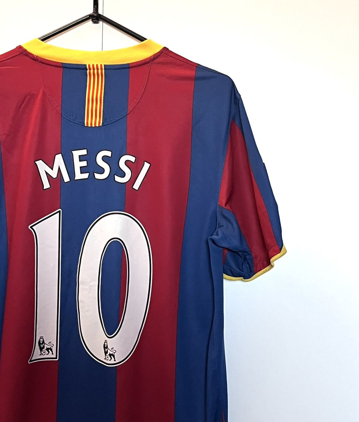 Nike Messi Barcelona 2010 2011 Home Soccer Jersey Shirt M Size US M / EU 48-50 / 2 - 6 Thumbnail