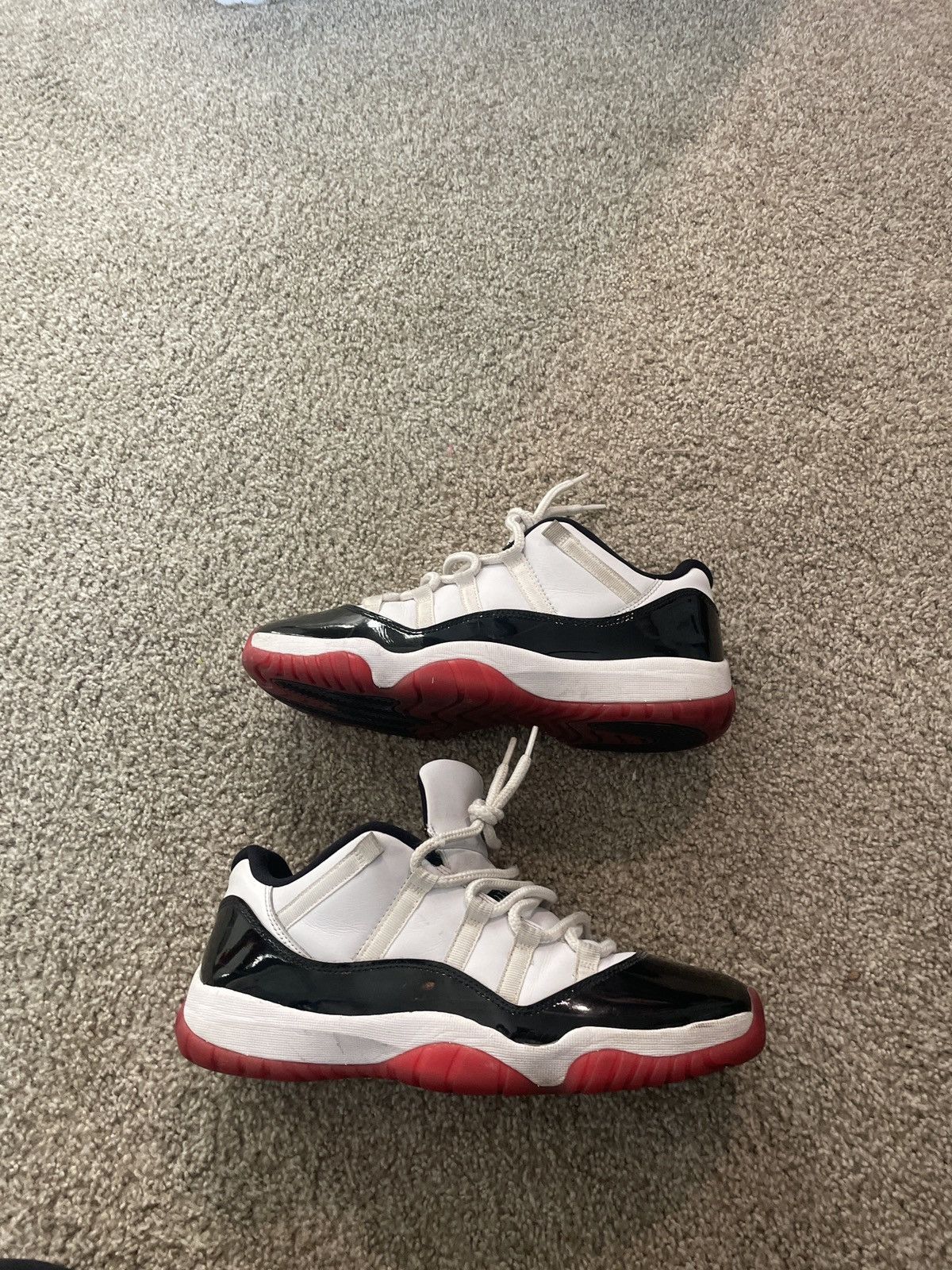 Jordan Brand Jordan 11 Low Bred Size US 11 / EU 44 - 2 Thumbnail