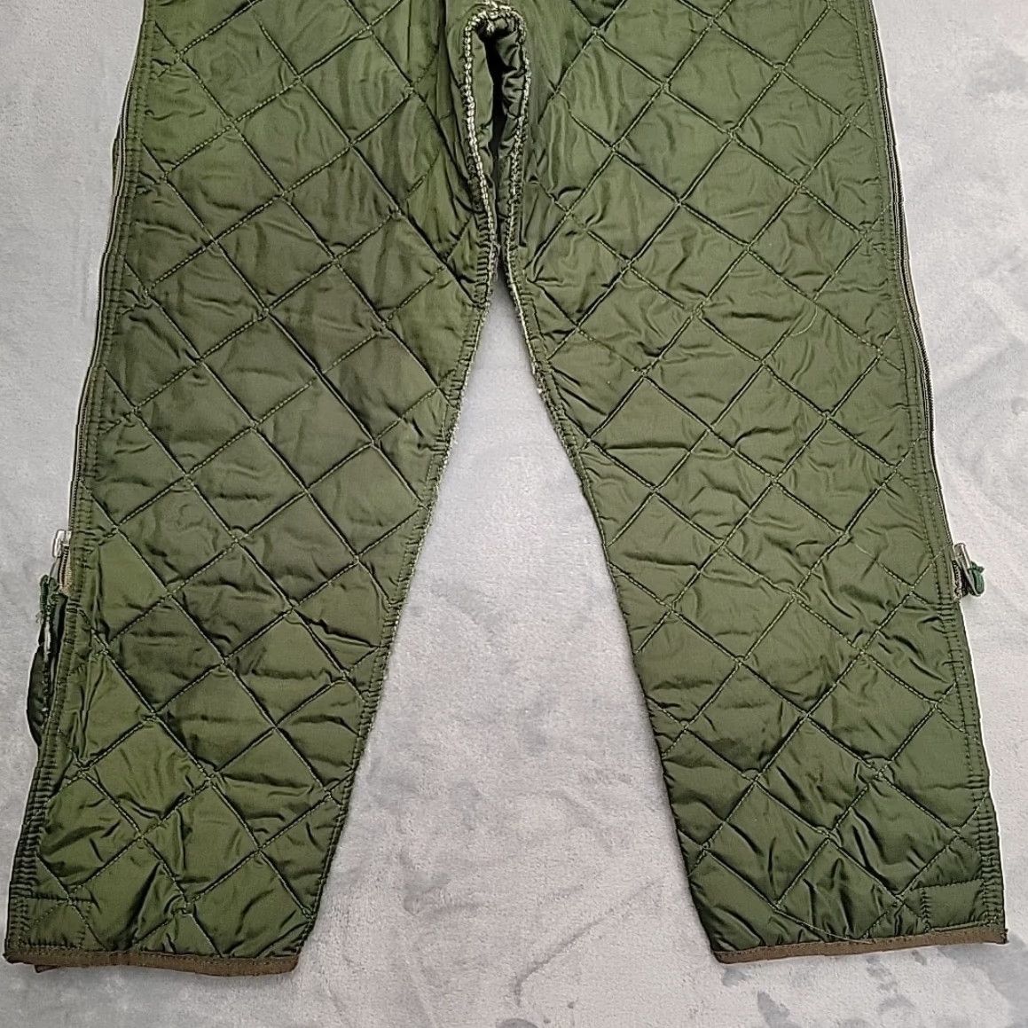 Olive US Army Pants Mens Small Olive Extreme Cold Weather Insulated Quilted Liner Size US 30 / EU 46 - 2 Thumbnail