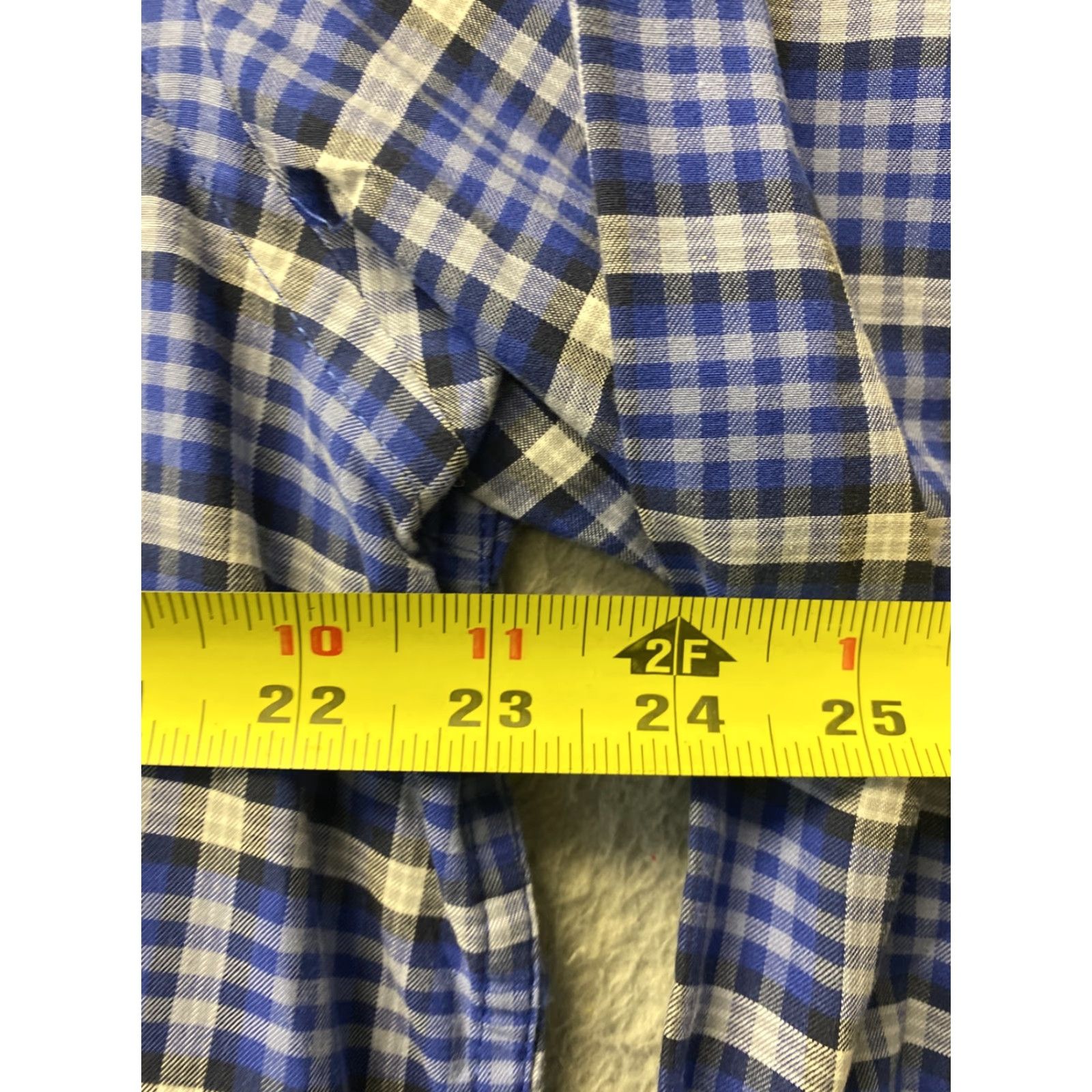 Izod VINTAGE Izod Shirt Mens Large Blue Plaid Oxford Cotton Spandex Casual Business Shirt Mens L Size US L / EU 52-54 / 3 - 4 Thumbnail