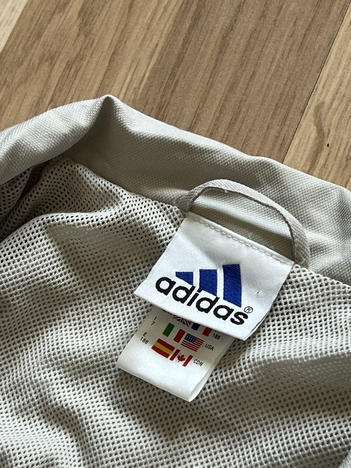 Adidas Adidas Benfica vintage nylon track jacket 2001/02 drill y2k Size US L / EU 52-54 / 3 - 7 Thumbnail