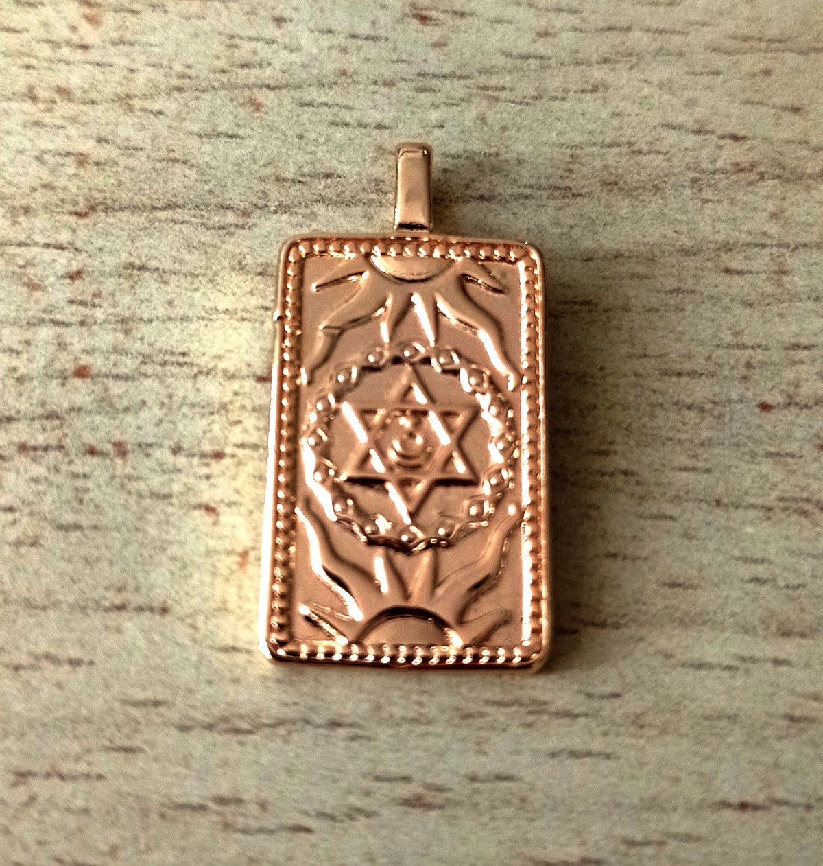 Designer × Vintage Punk Goth Square Tarot Engraved Crystal Gold Shiny Necklace Size ONE SIZE - 4 Thumbnail