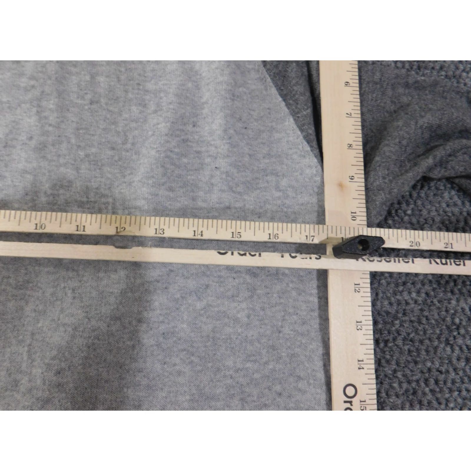 Banana Republic Banana Republic Sweater Mens M Gray Cotton Pullover Crew Neck Stretch Knit Knitwear Regular Size Type Sweater Mens Modern Preppy 90s? Size US M / EU 48-50 / 2 - 6 Thumbnail