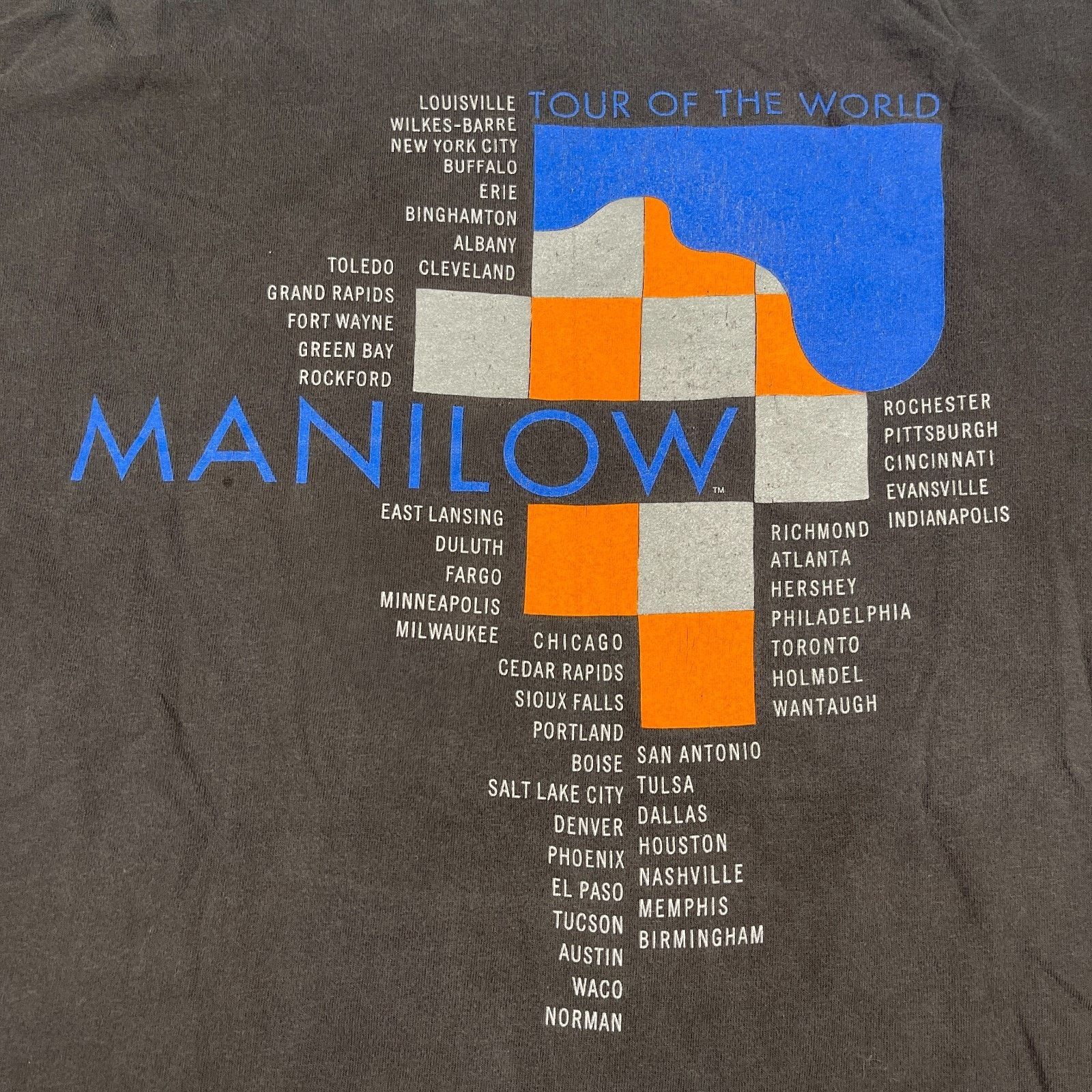 Vintage Vintage 1997 Barry Manilow Tour Of The Worlds Tee Size XL Size US XL / EU 56 / 4 - 6 Thumbnail