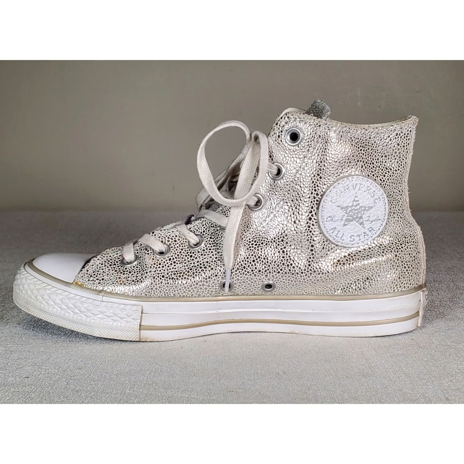 Converse Converse All Star Chuck Taylor CTAS Stingray Metallic Hi Pure Silver Women US 8 Size US 6 / IT 36 - 3 Thumbnail