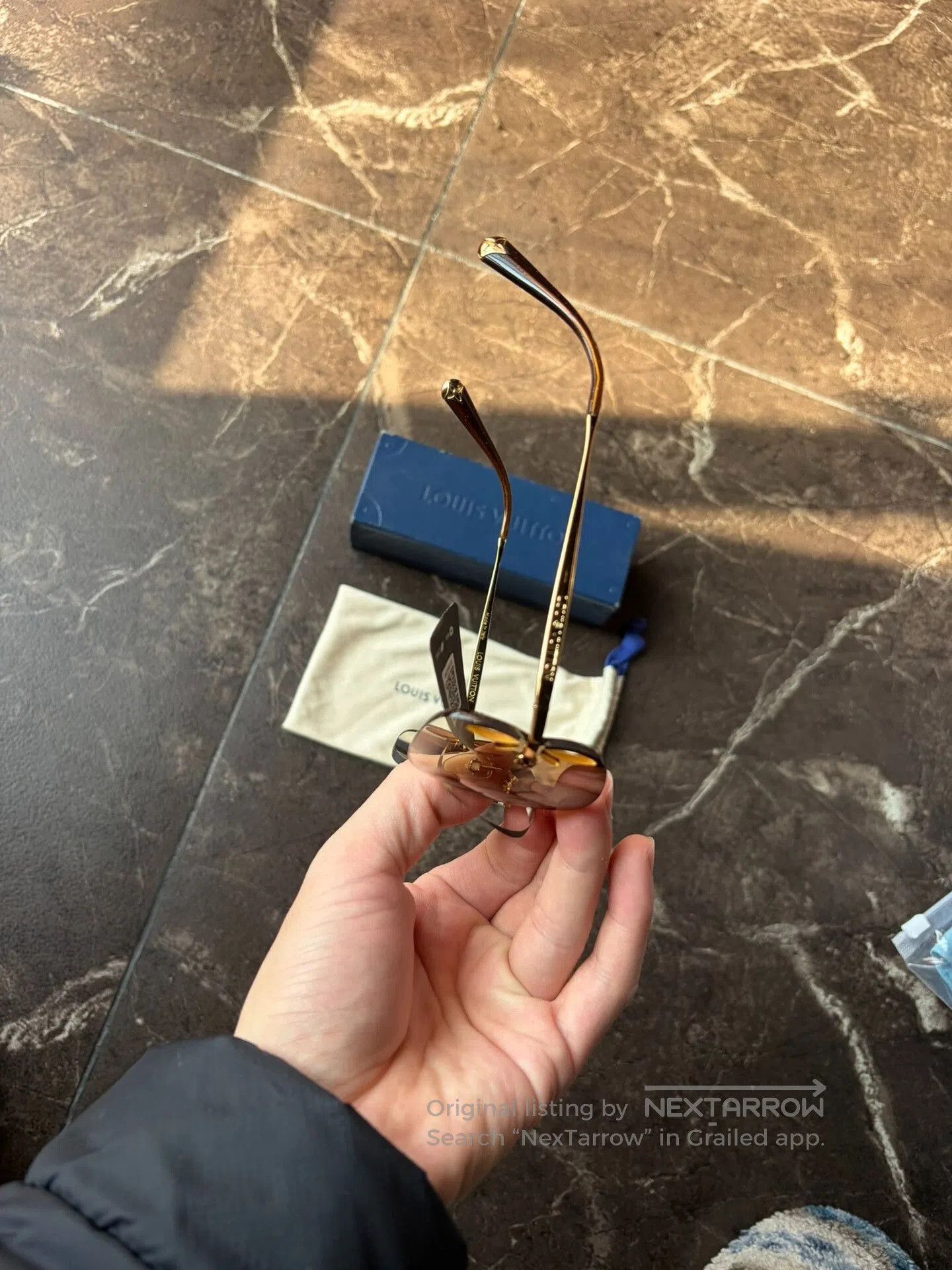 Louis Vuitton LV Women's Rimless Sunglasses. Size ONE SIZE - 5 Thumbnail