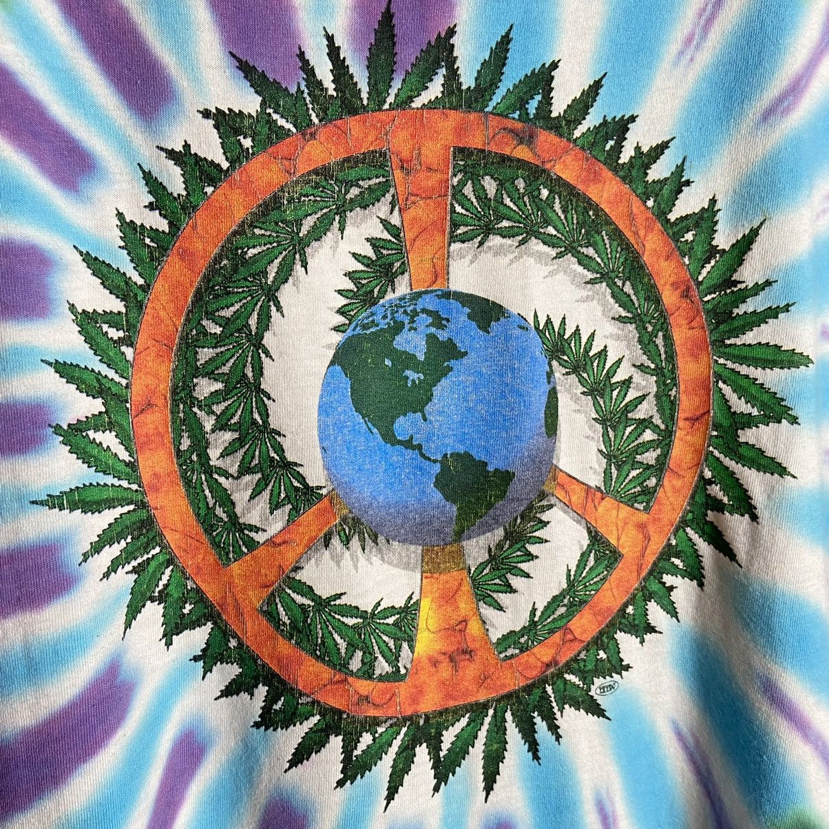 Vintage Vintage 90s Yin Yang Marijuana Fire Ice Earth Art T-Shirt Size US L / EU 52-54 / 3 - 4 Thumbnail