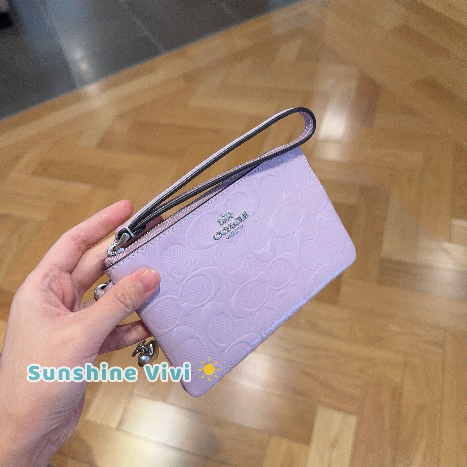 Coach NWT COACH Corner Zip Wristlet Heart Charm CDF04 Light VIOLET Size ONE SIZE - 5 Thumbnail