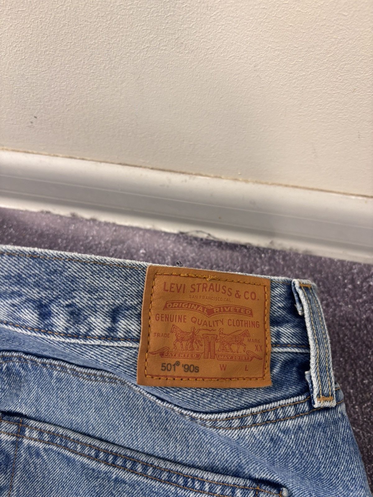 Levi's Levi’s 501 ‘90s Men’s Blue Straight Fit Selvedge Denim Jeans Size US 31 - 6 Thumbnail