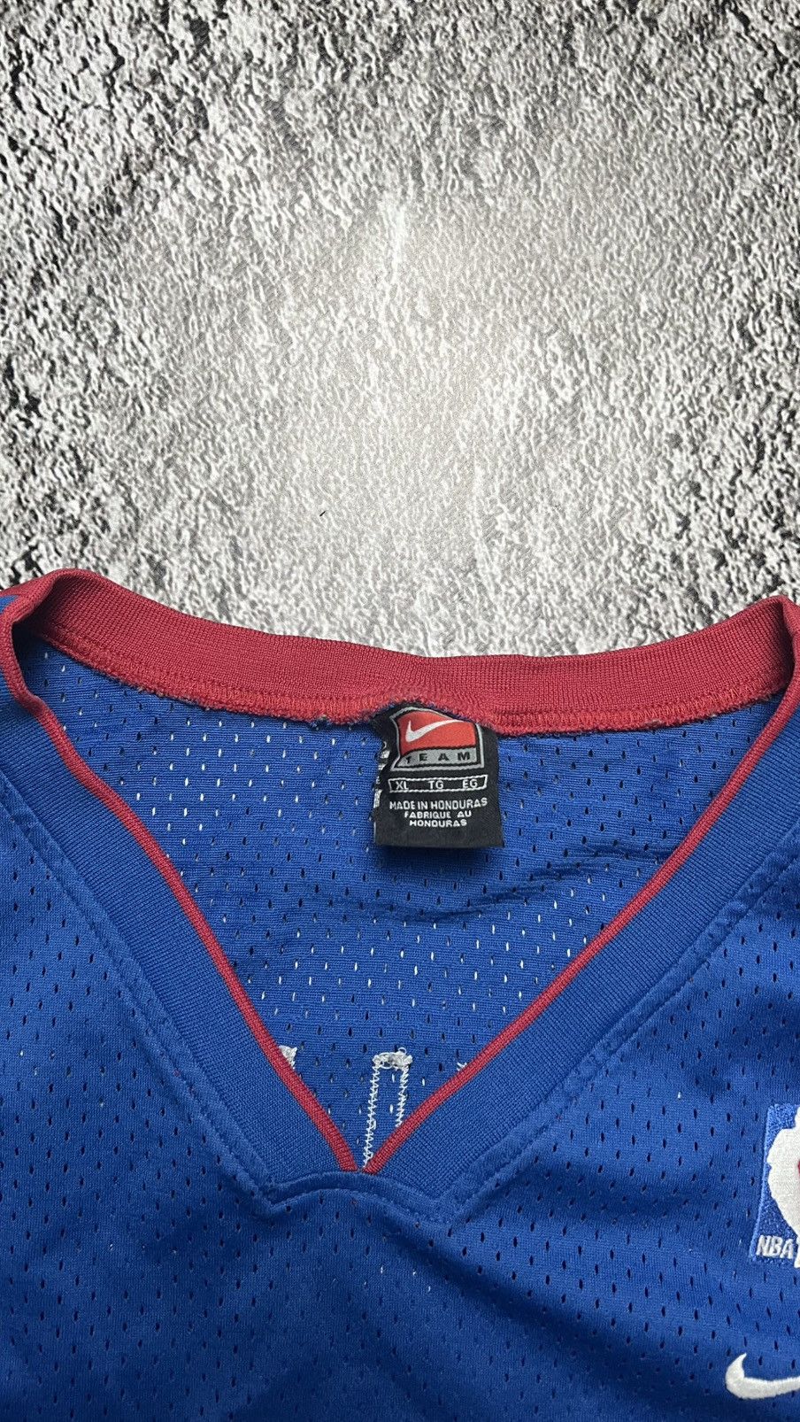 Early 00’s Detroit Pistons NBA Ben Wallace Nike jersey