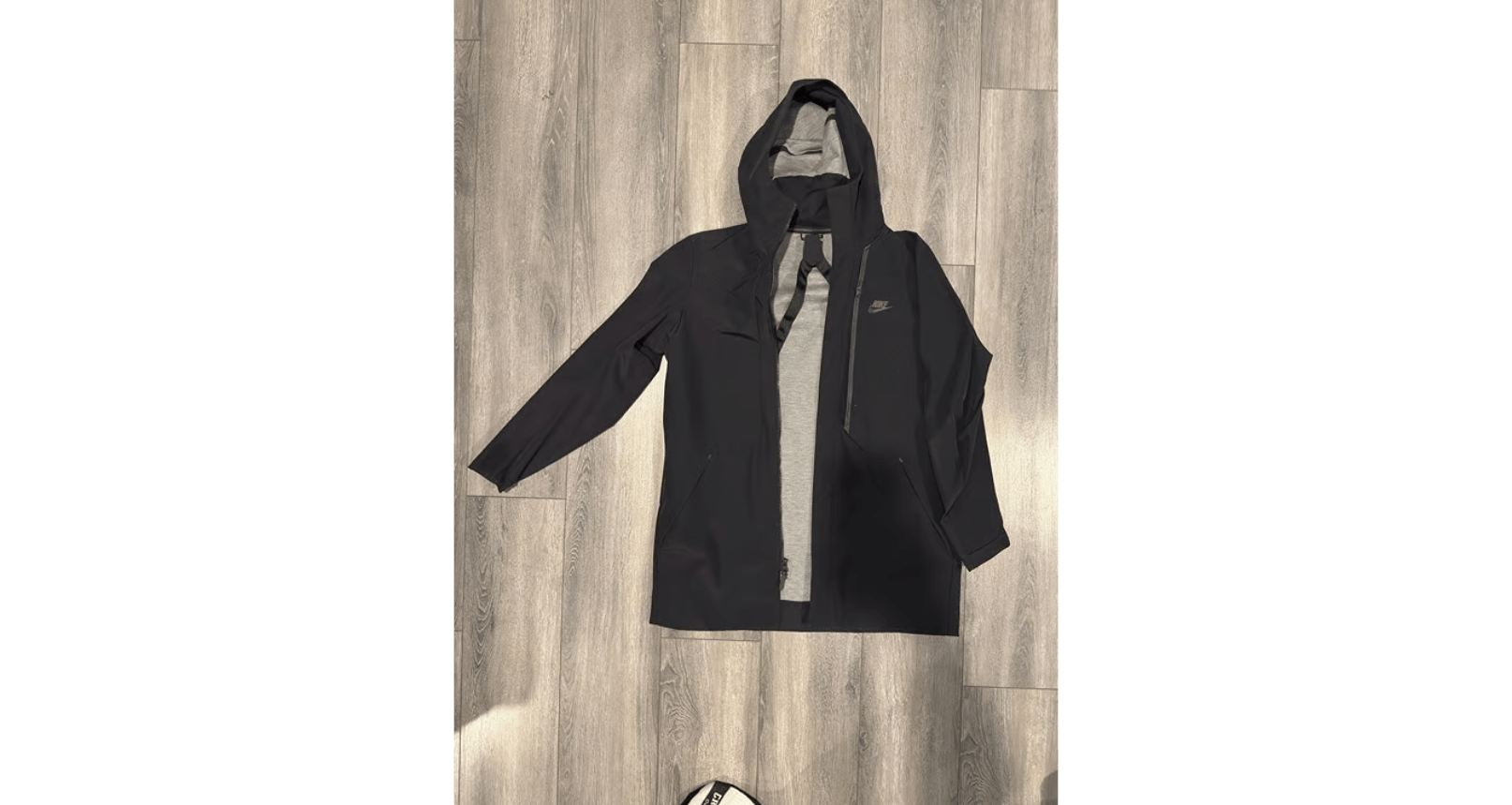 Nike Men's Nike Tech Nylon Rain Jacket Size US M / EU 48-50 / 2 - 1 Preview