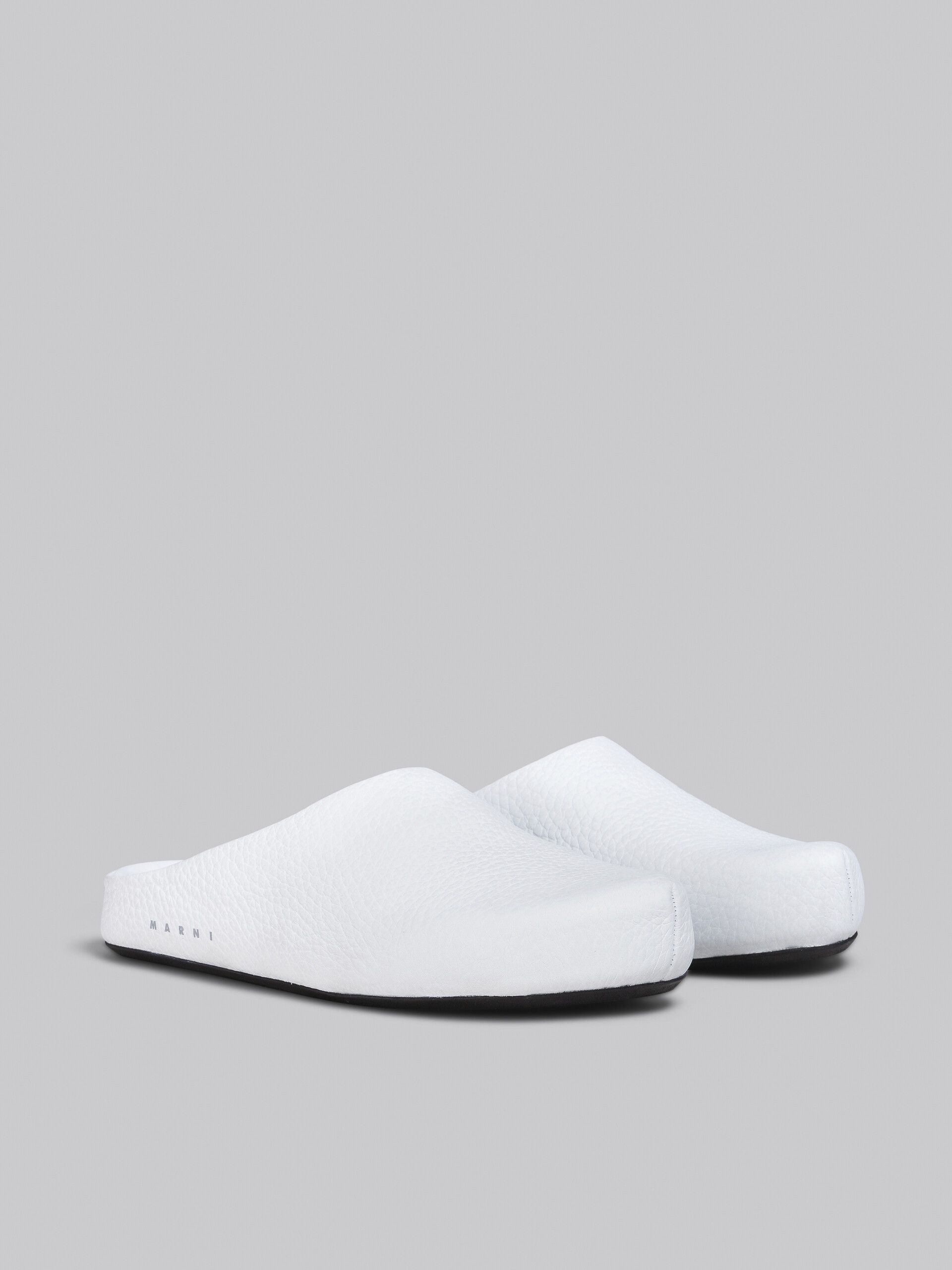 Marni o1y1025 Mules in White Size US 7 / IT 37 - 2 Thumbnail
