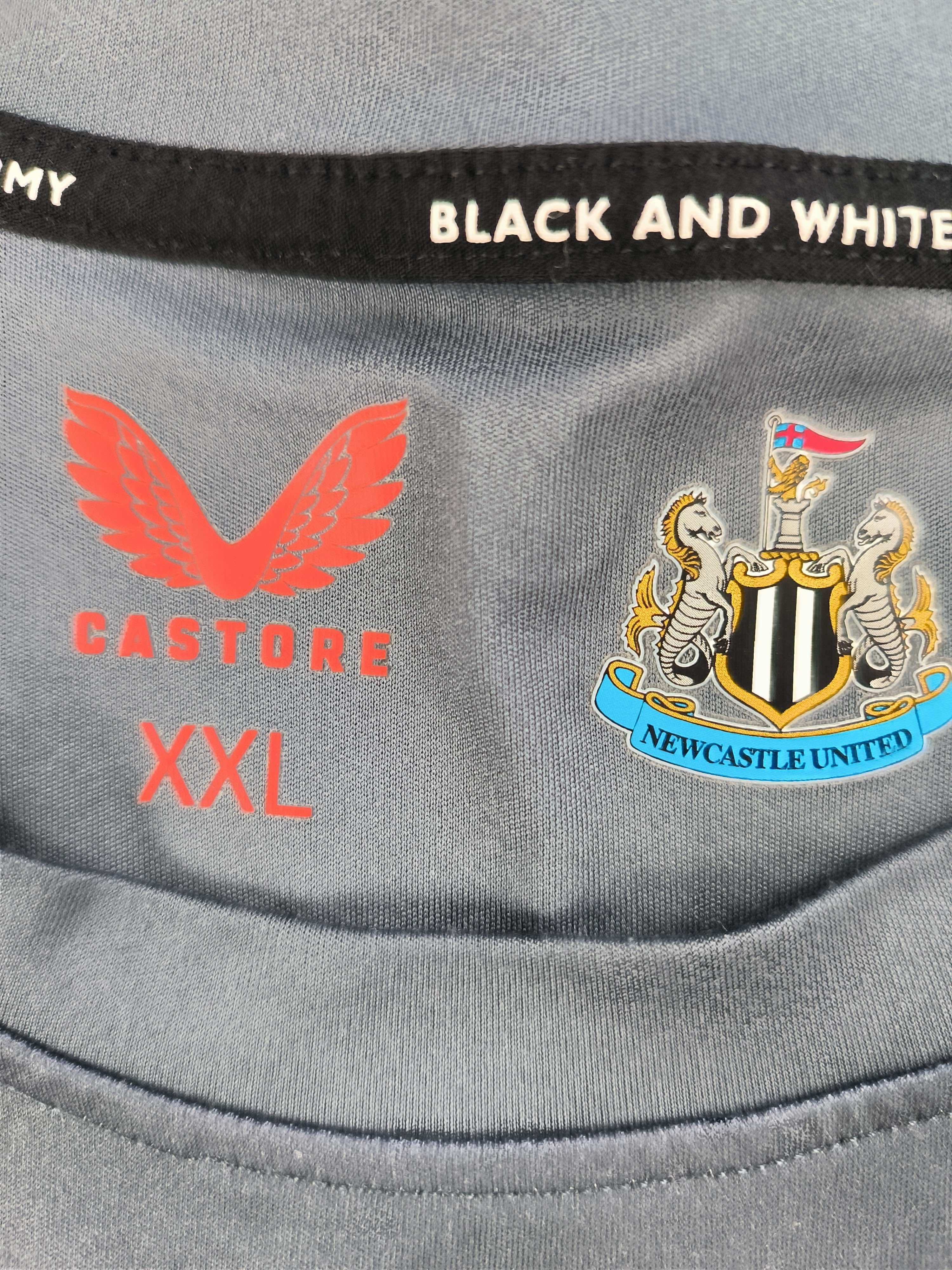 Castore Newcastle United 22-23 Castore training football jersey XXL Size US XXL / EU 58 / 5 - 5 Thumbnail