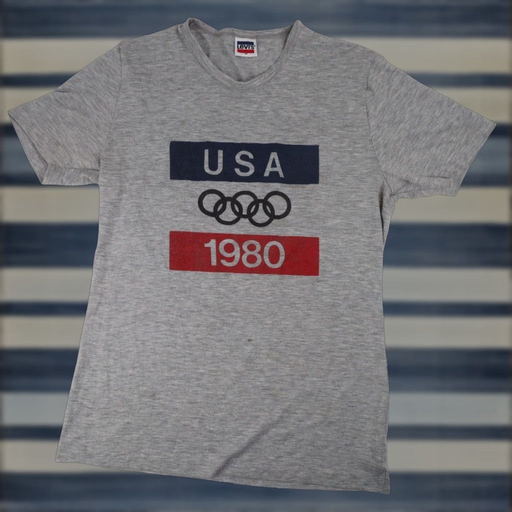 Vintage VINTAGE Levis 1980 USA Olympics Graphic T Shirt Shirt Men M Gray 1980s Mens Size US M / EU 48-50 / 2 - 1 Thumbnail