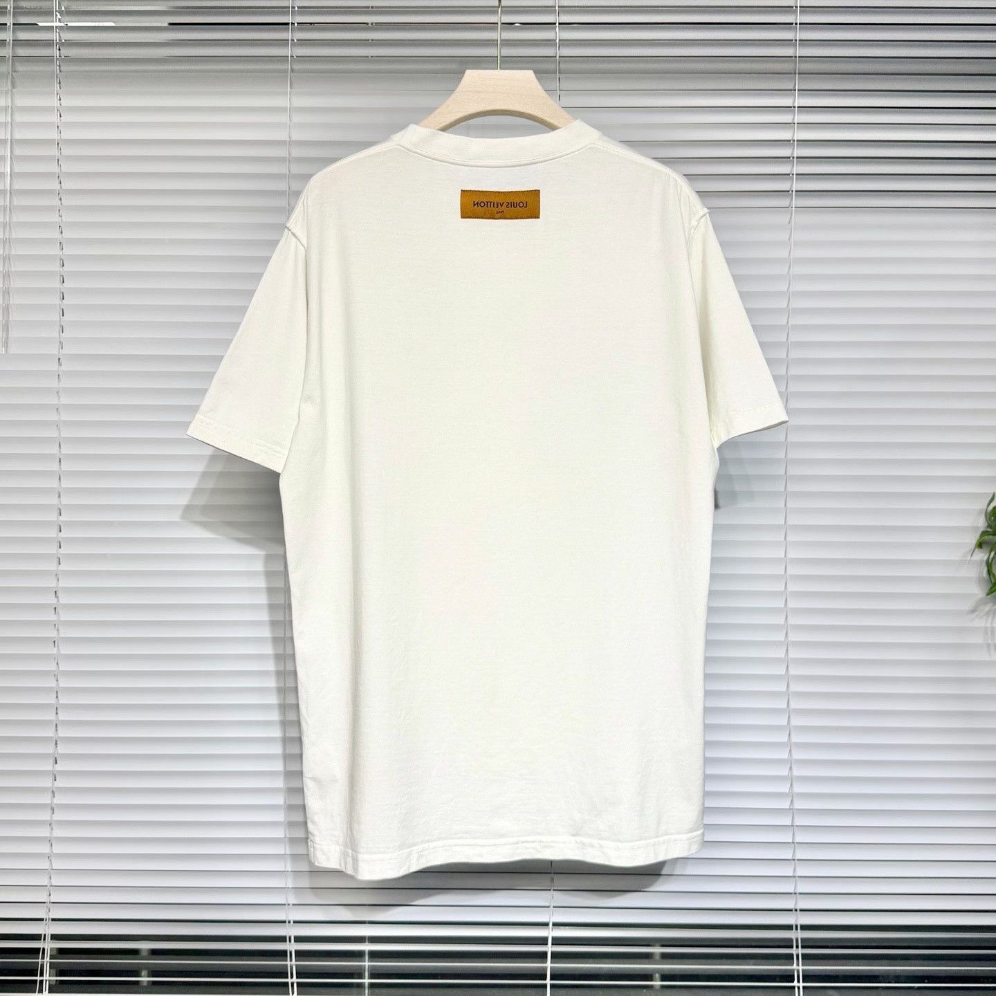 Louis Vuitton Louis Vuitton Crayon Spray Monogram T-shirt XL Size US XL / EU 56 / 4 - 2 Thumbnail