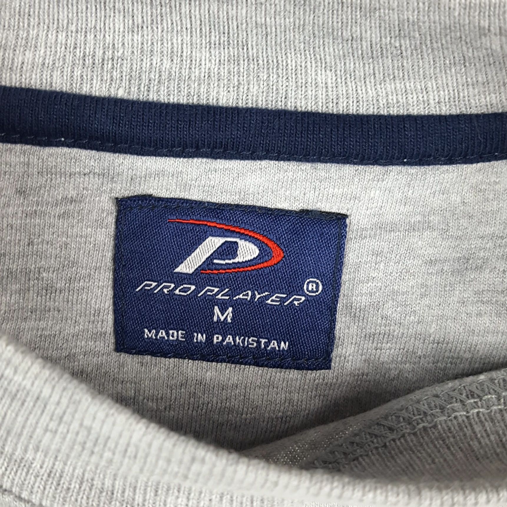 Pro Player Vintage Pro Player Michigan Wolverines College Football T-Shirt Men’s Medium Gray 2000s Y2K Logo Embroidered Size US M / EU 48-50 / 2 - 7 Thumbnail