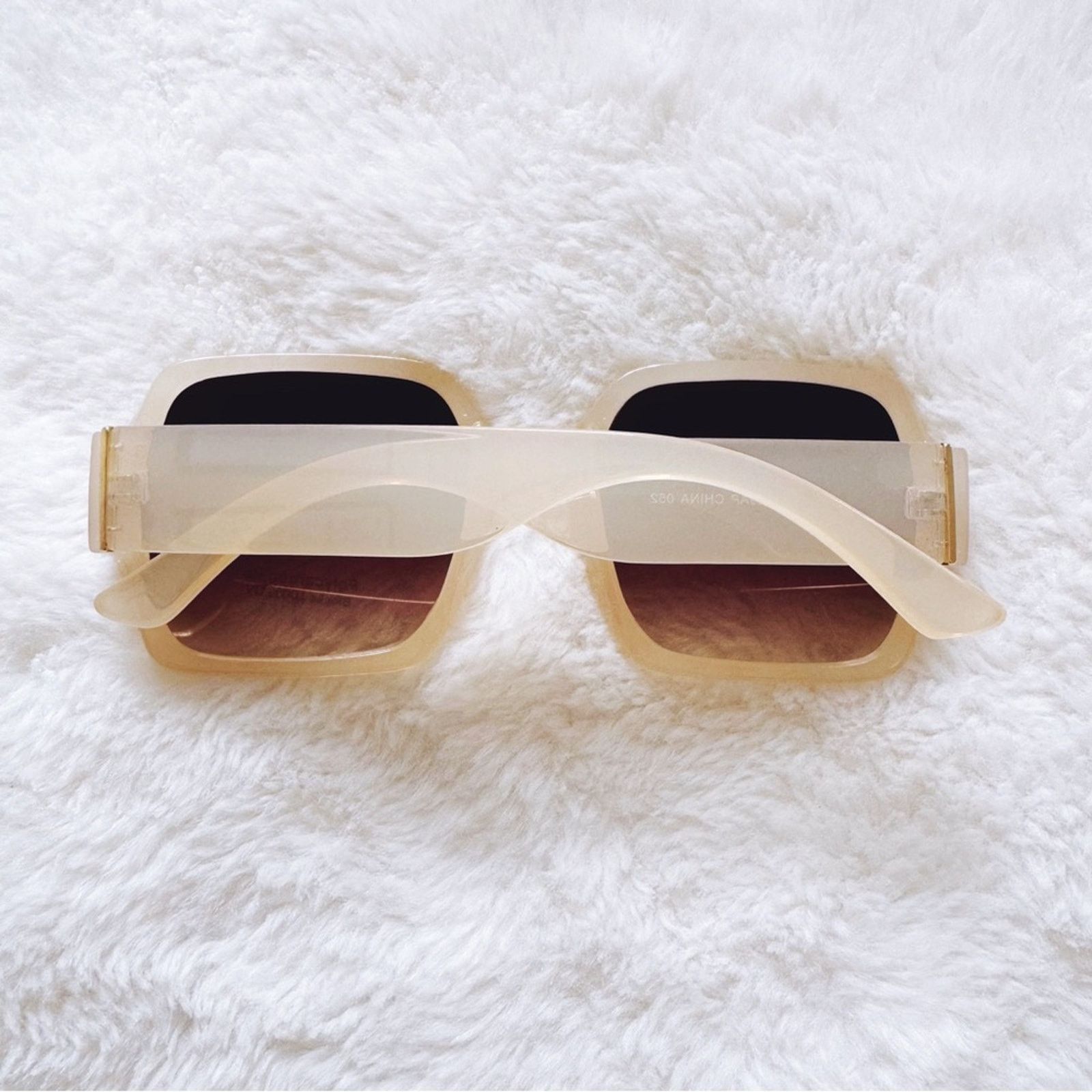 Other Layla Clear Beige Sleek Square Sunglasses Size ONE SIZE - 11 Thumbnail