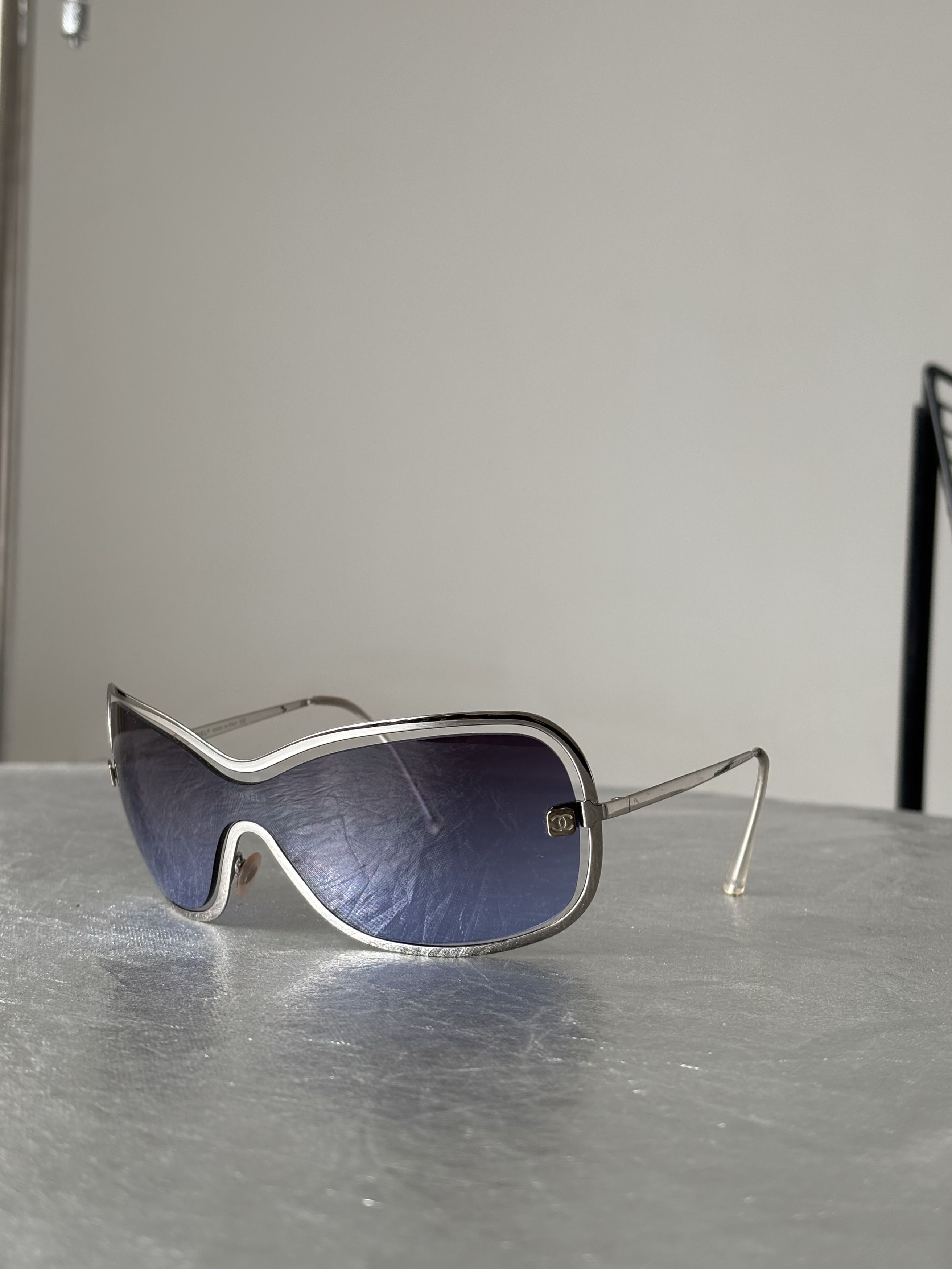 Chanel CHANEL SUNGLASSES 4031 Rhinestone 4017 Mask RI904 Size ONE SIZE - 2 Thumbnail