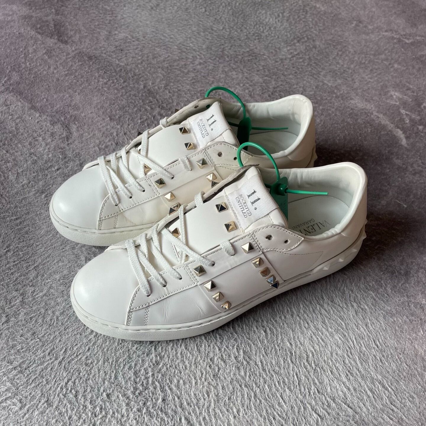 Valentino Valentino White Lowtop Sneakers S Men Size US 10 / EU 43 - 1 Thumbnail