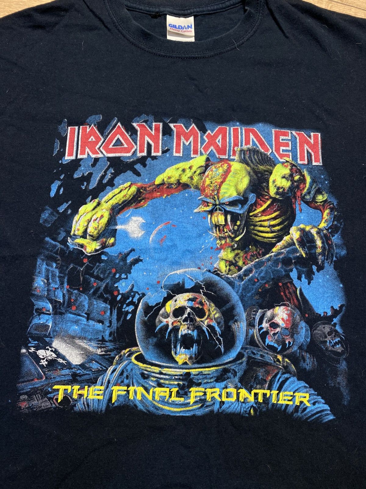 Gildan Vintage Iron Maiden The Final Frontier 2011 Tour Tee Size M Size US M / EU 48-50 / 2 - 2 Thumbnail