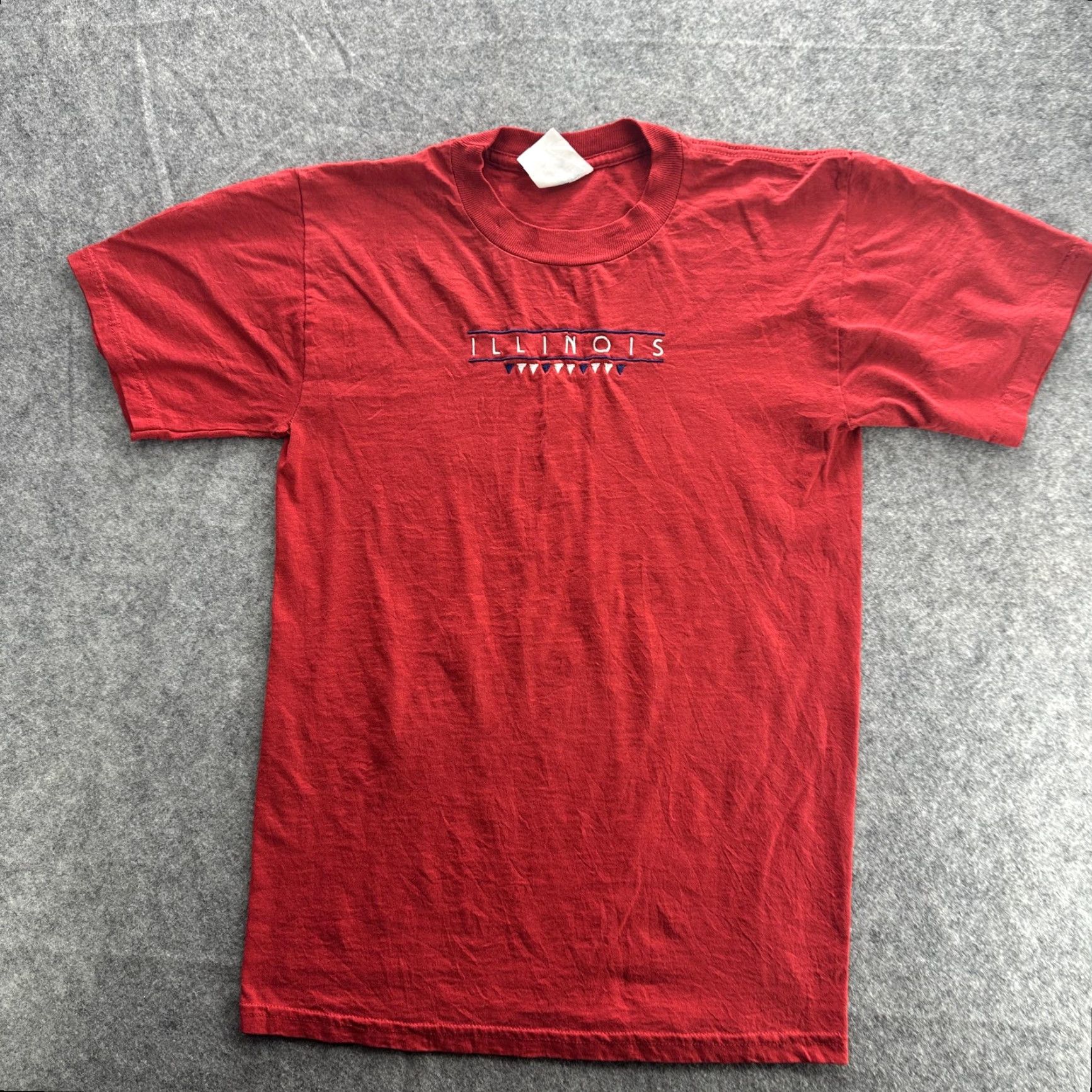 Jerzees VINTAGE Illinois Shirt Mens Small Red Embroidered Tee College Crewneck 90s USA Size US S / EU 44-46 / 1 - 2 Thumbnail